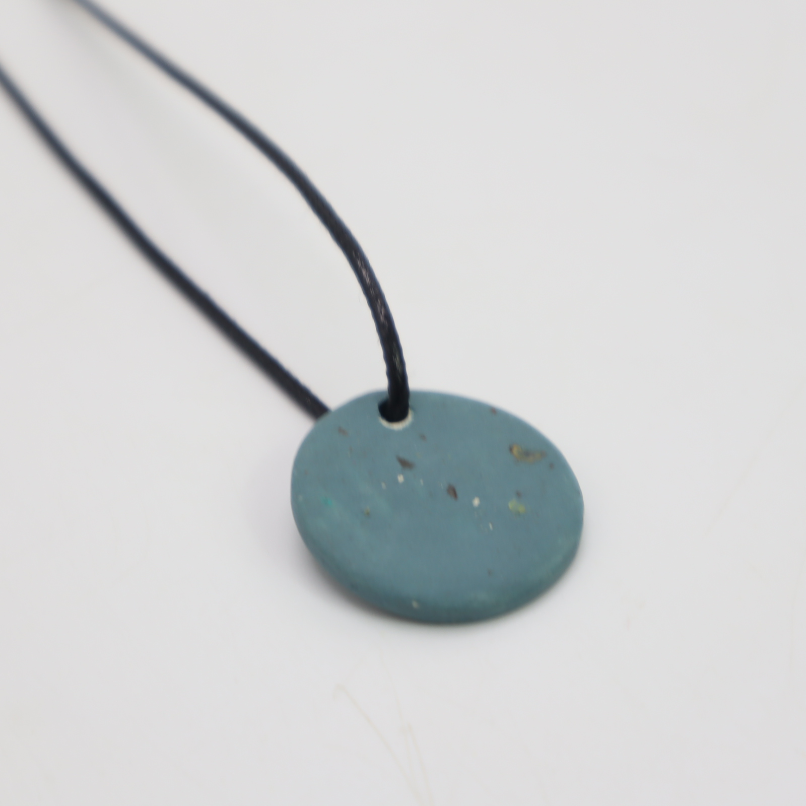 PENDANT NECKLACE