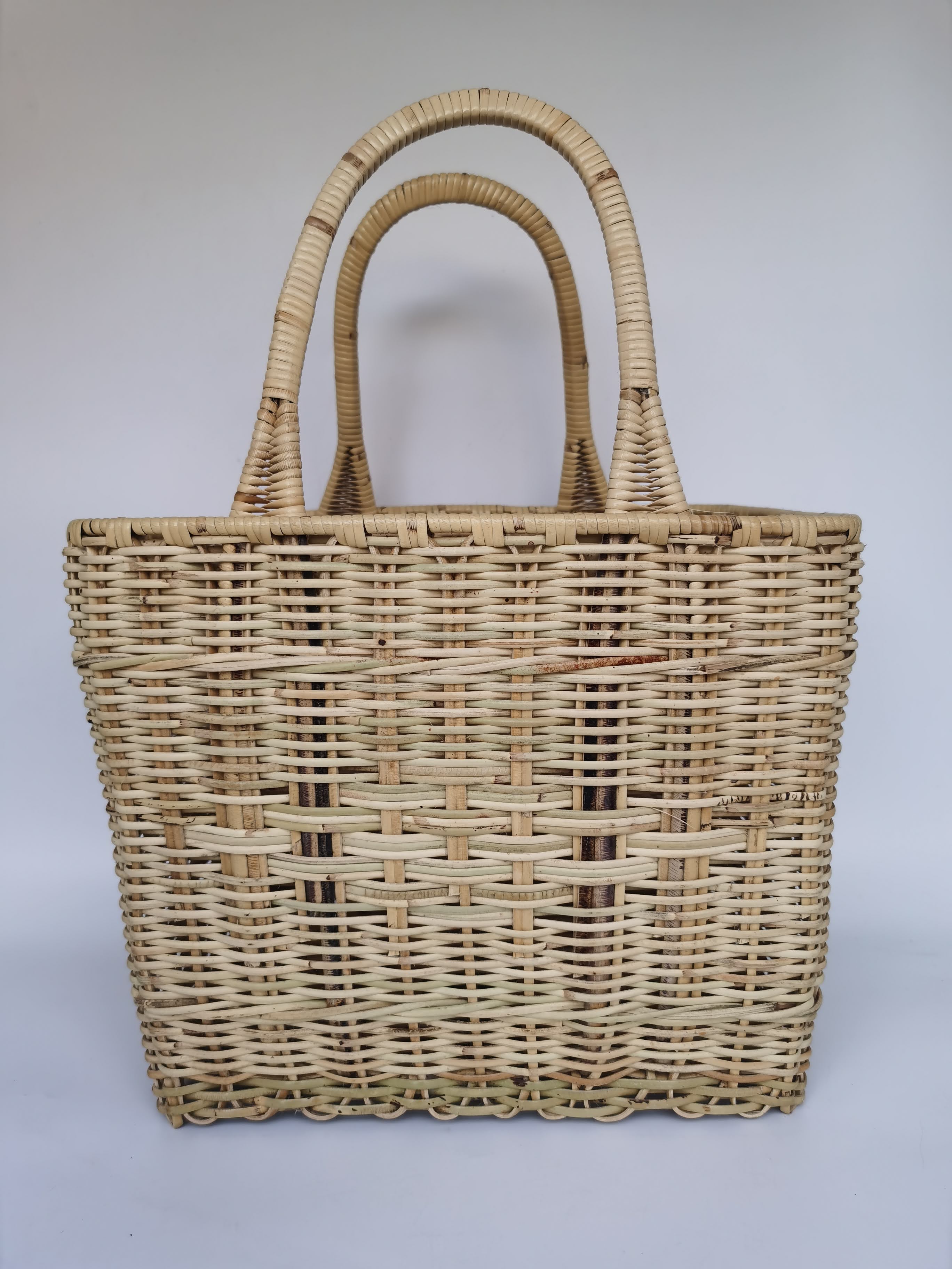SAGA RATTAN SKIN BASKET (L)