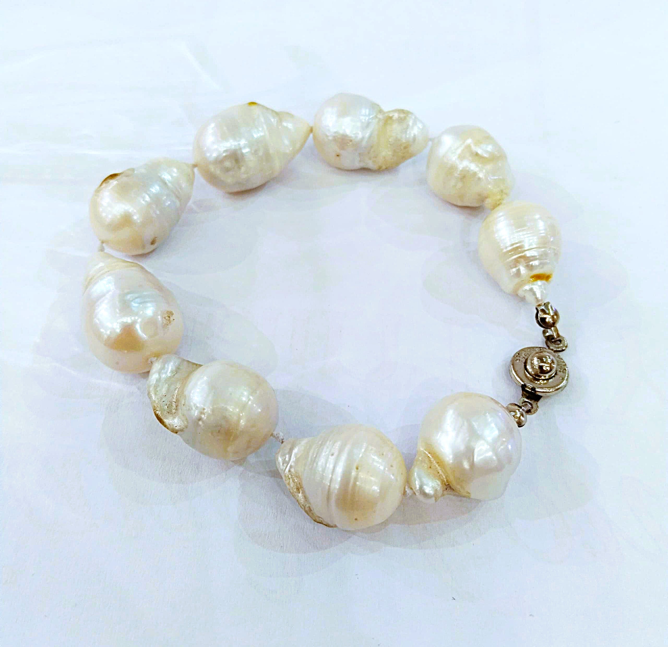 PEARLS  BRACELET