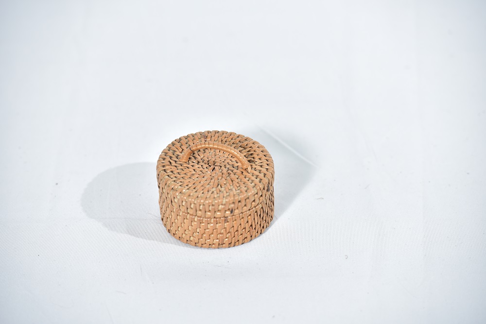 ANYAMAN RIBU-RIBU SELAPA BERTANGKAI