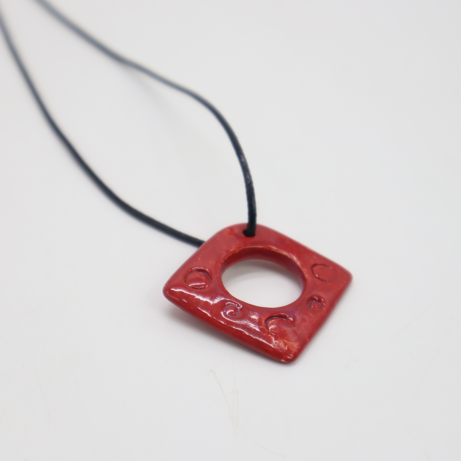 PENDANT NECKLACE