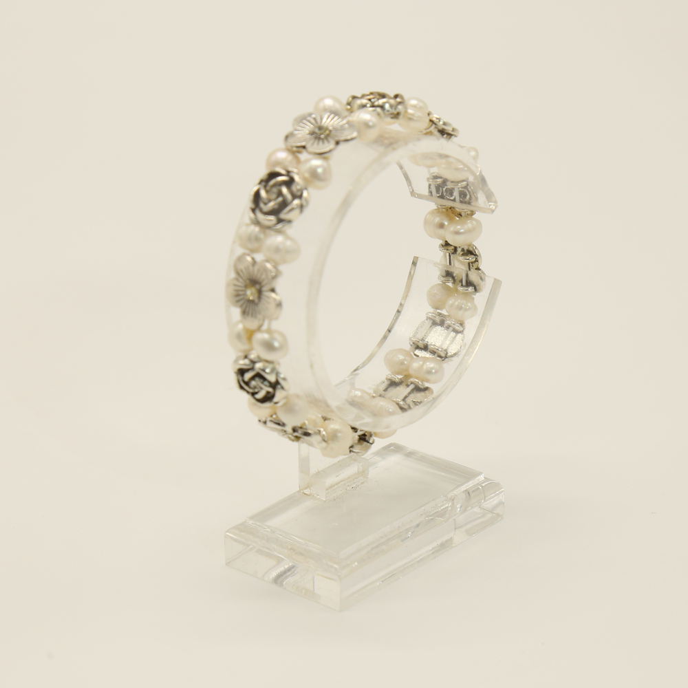 ROSES DESIGN PEARL BRACELET