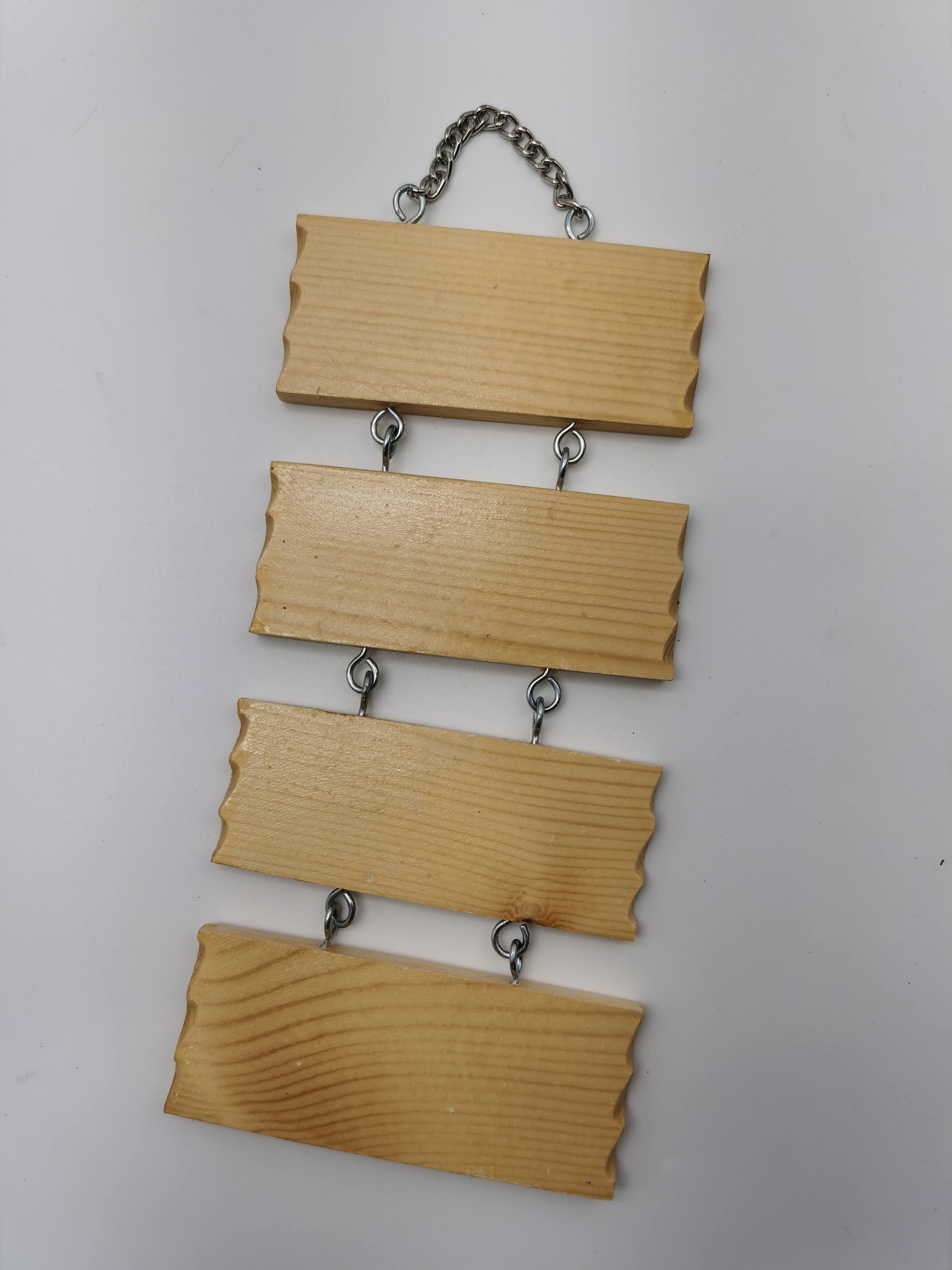 PAPAN GEGANTUNG BERTINGKAT