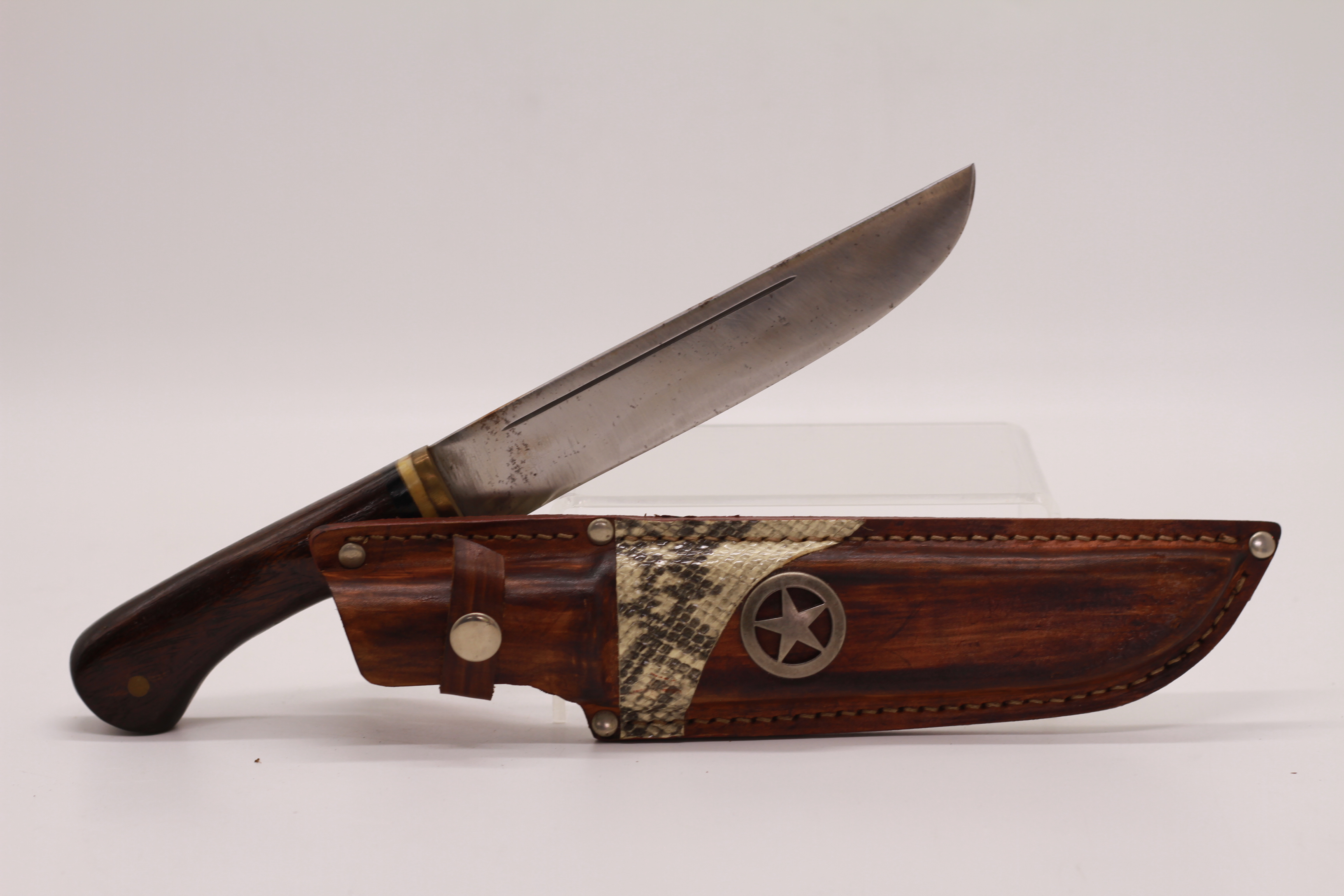 PARANG TRADISIONAL (SARUNG KULIT)