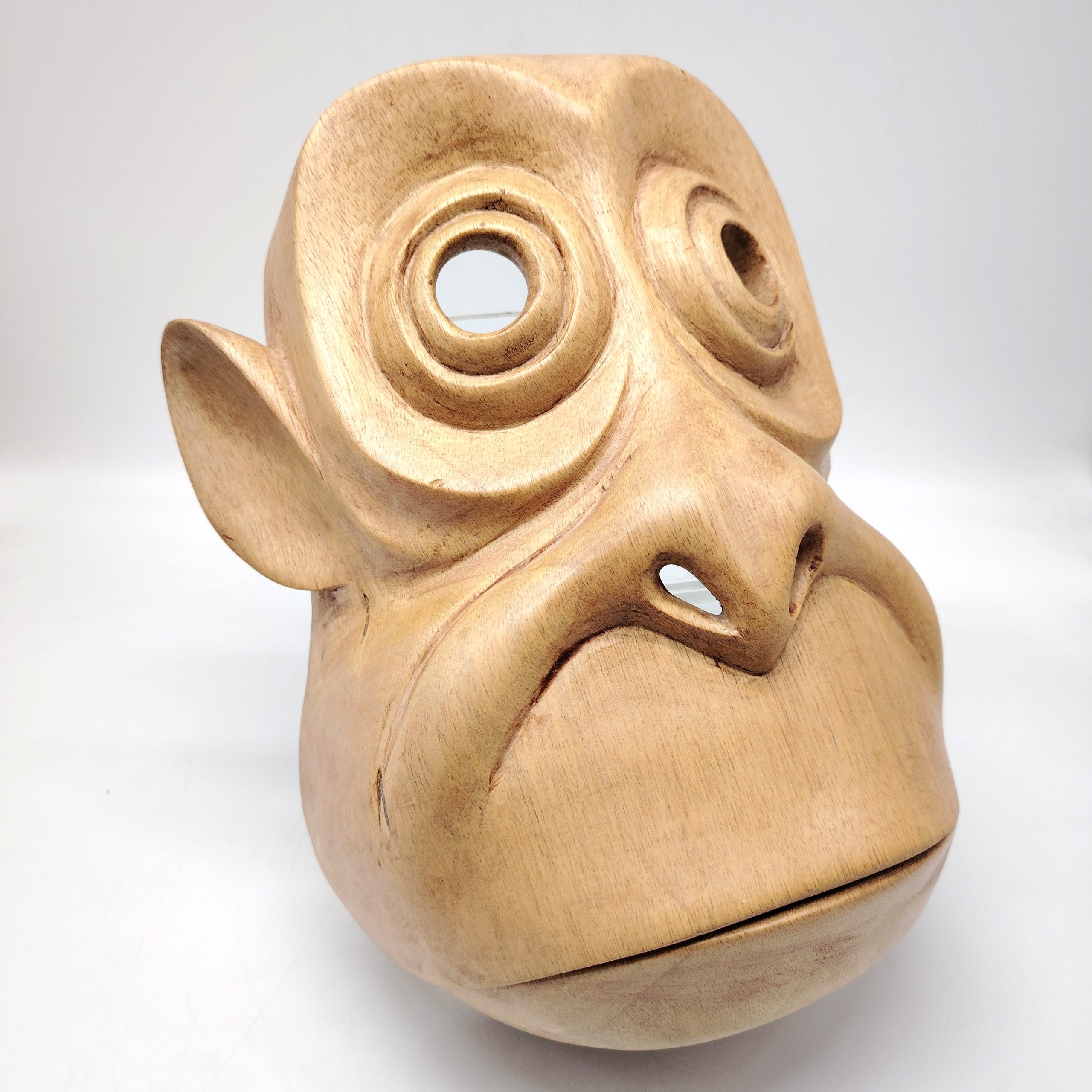 TOPENG MOYANG IKAN LUMBA