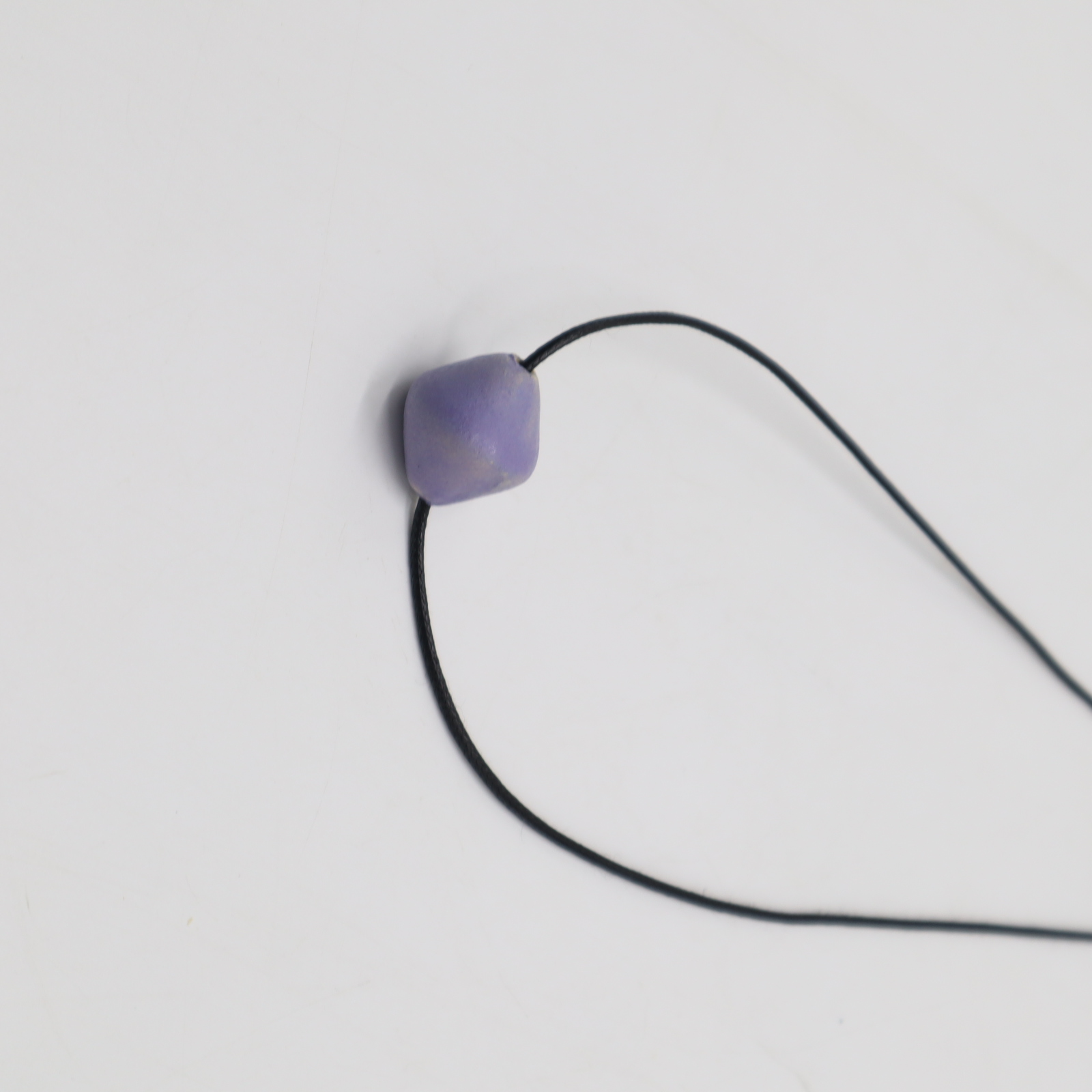 CERAMIC PENDANT NECKLACE