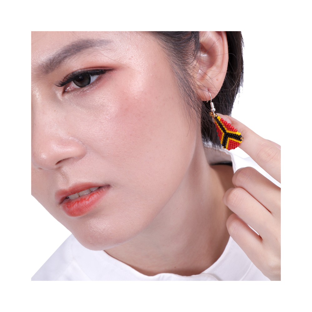 ANTING-ANTING MANIK SARAWAK