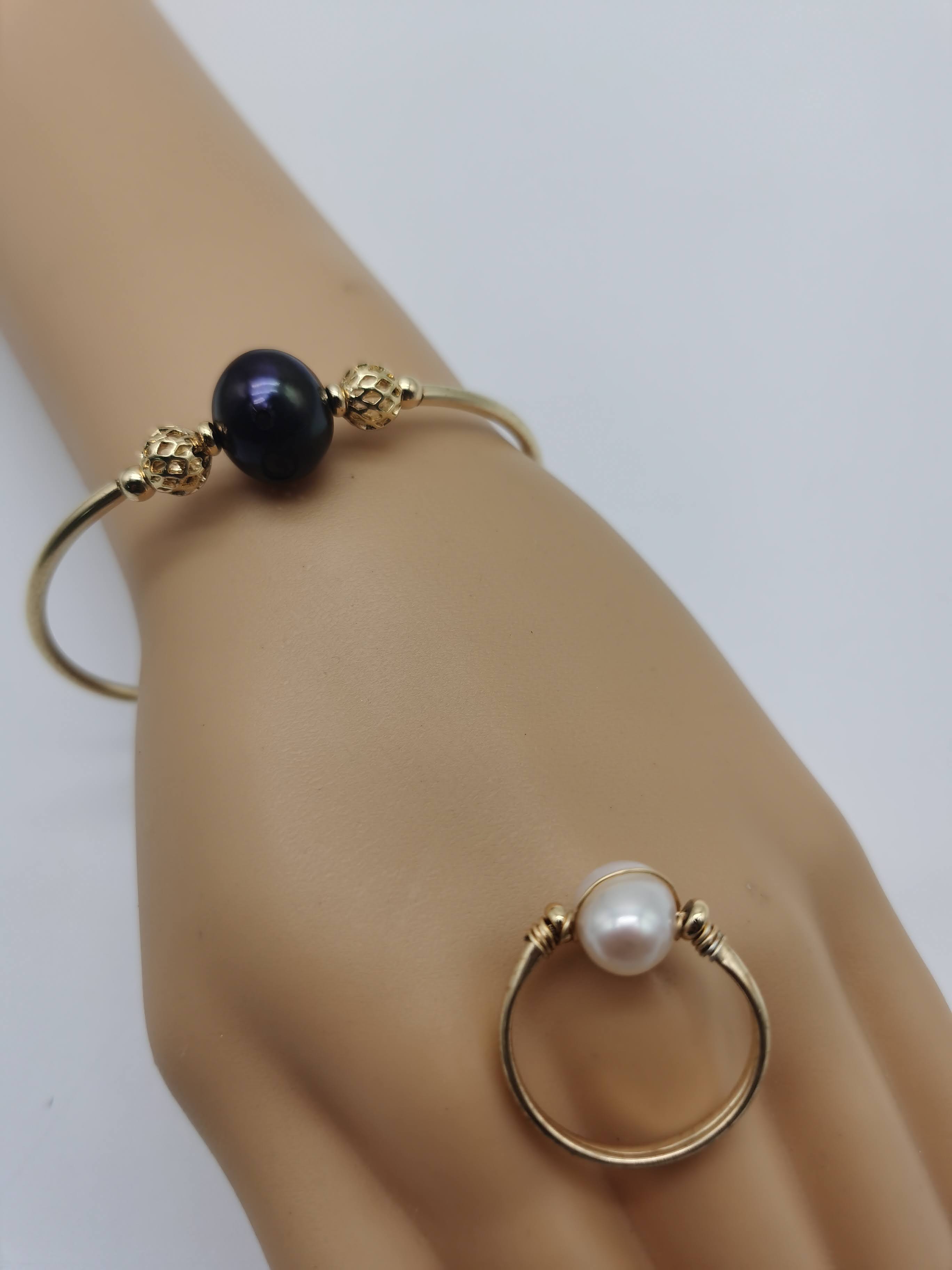 SET GELANG SUASA PERHIASAN WANITA DAN CINCIN MUTIARA AIR TAWAR WARNA HITAM