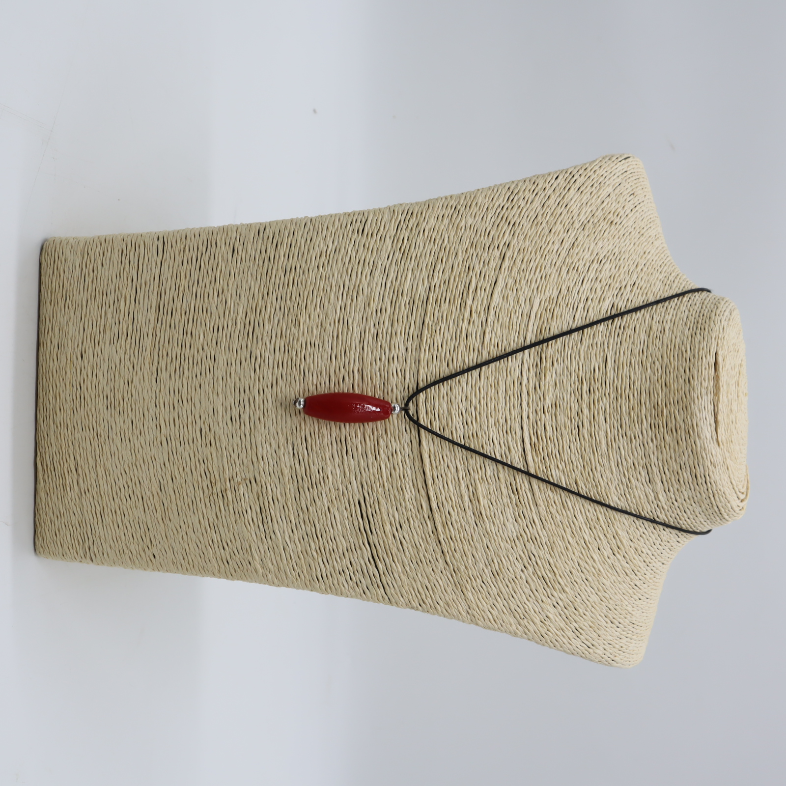 CERAMIC PENDANT NECKLACE