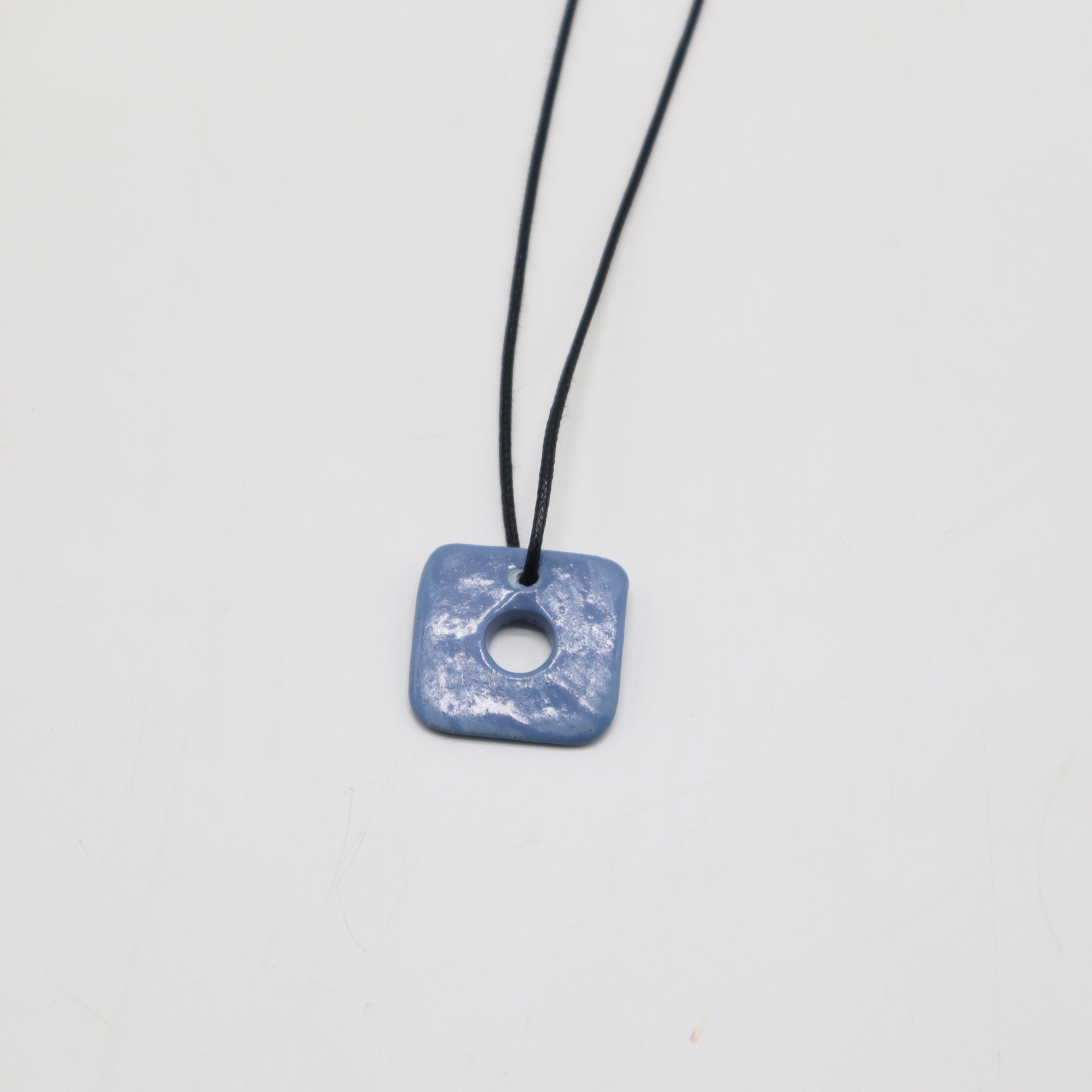 CERAMIC  PENDANT NECKLACE