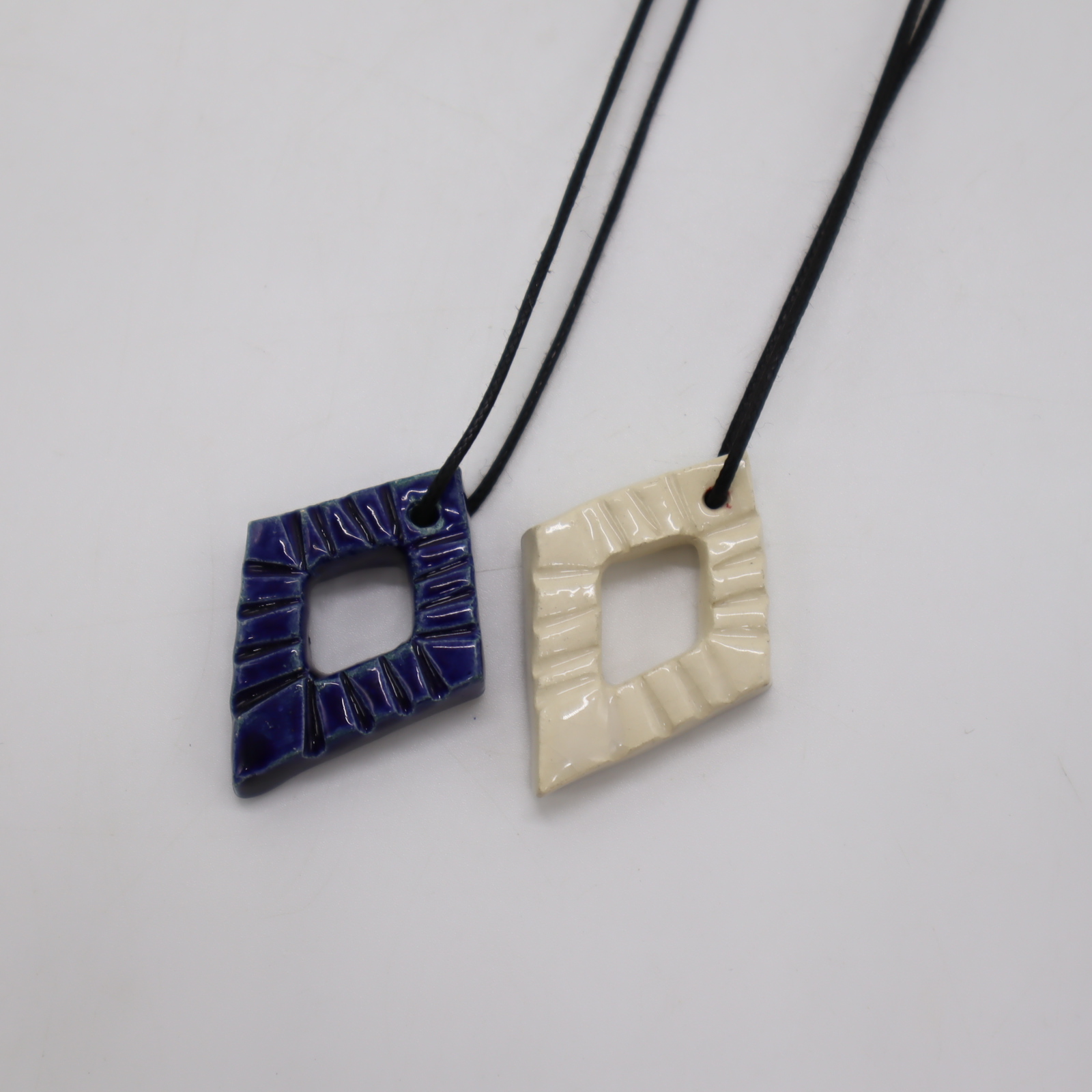 CERAMIC NECKLACE SET