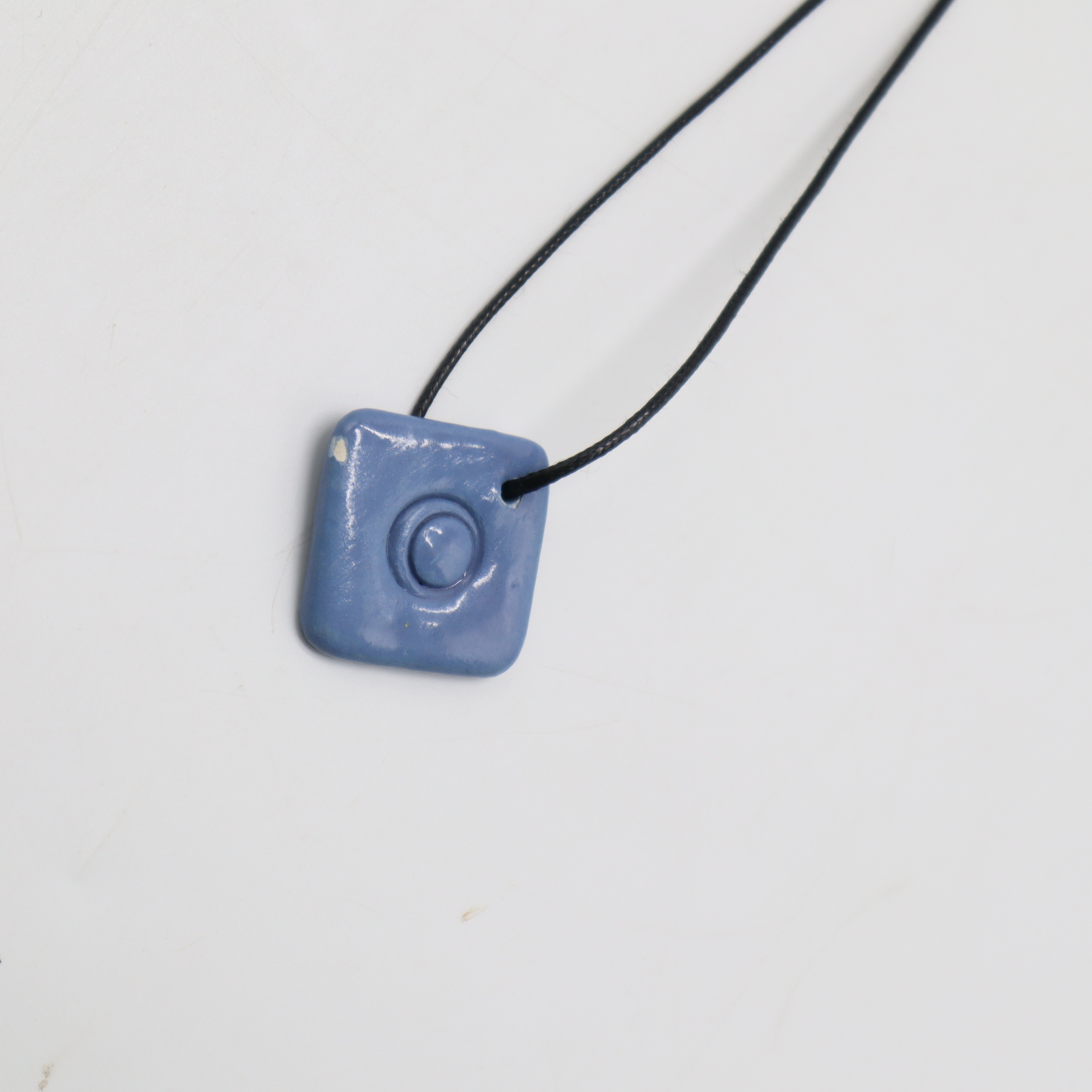PENDANT NECKLACE
