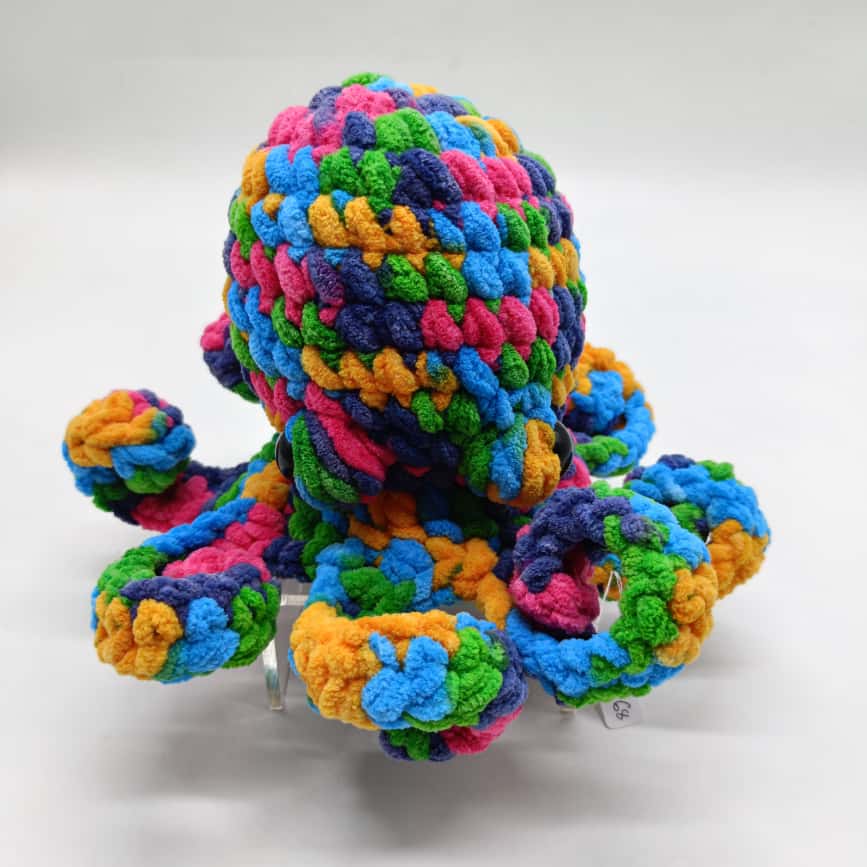 AMIGURUMI OCTOPUS FLUSH TOY