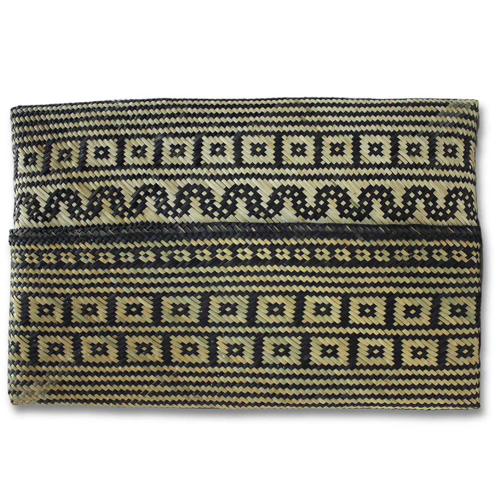 RATTAN CLUTCH BAG