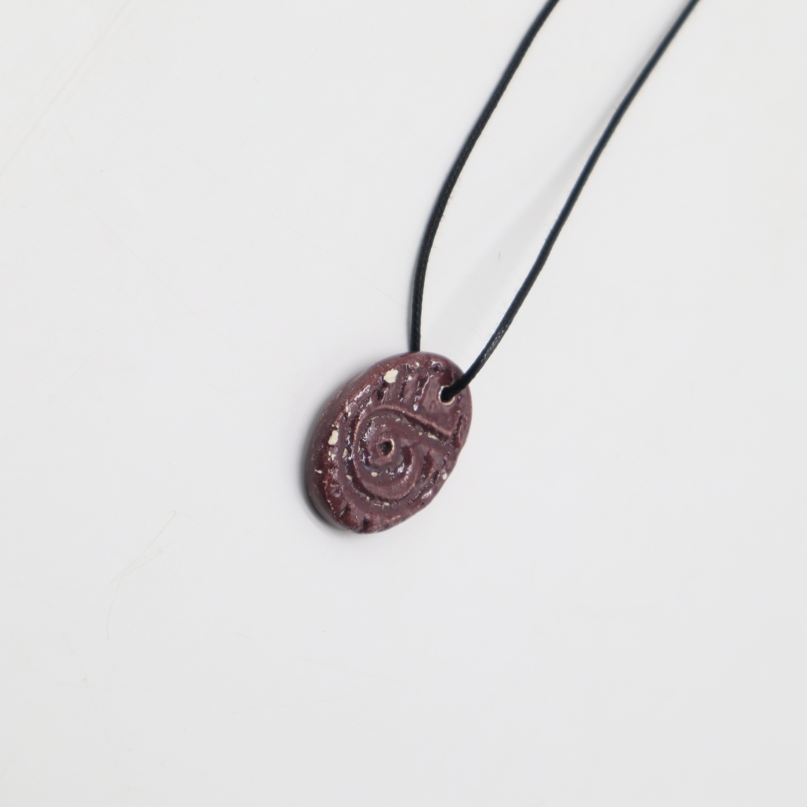 CERAMIC  PENDANT NECKLACE