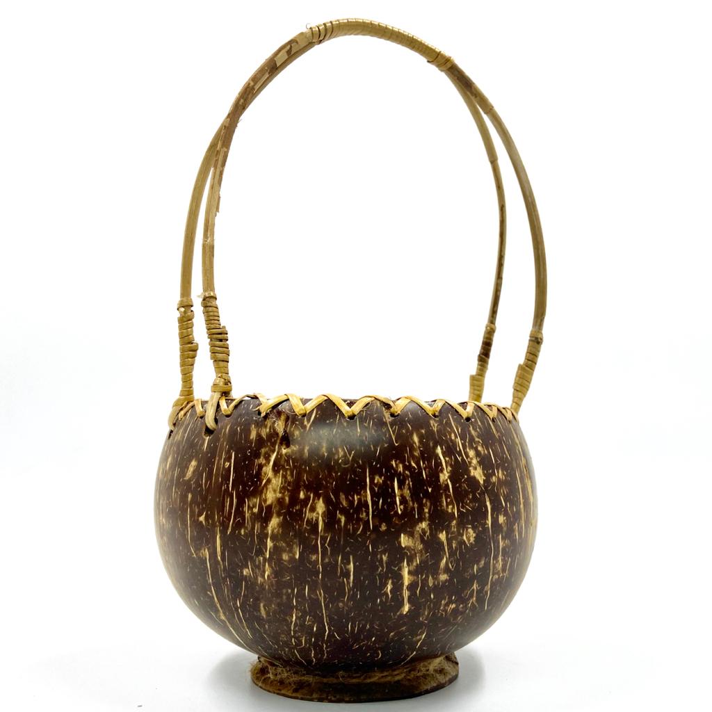 PASU HIASAN BERTANGKAI TEMPURUNG KELAPA