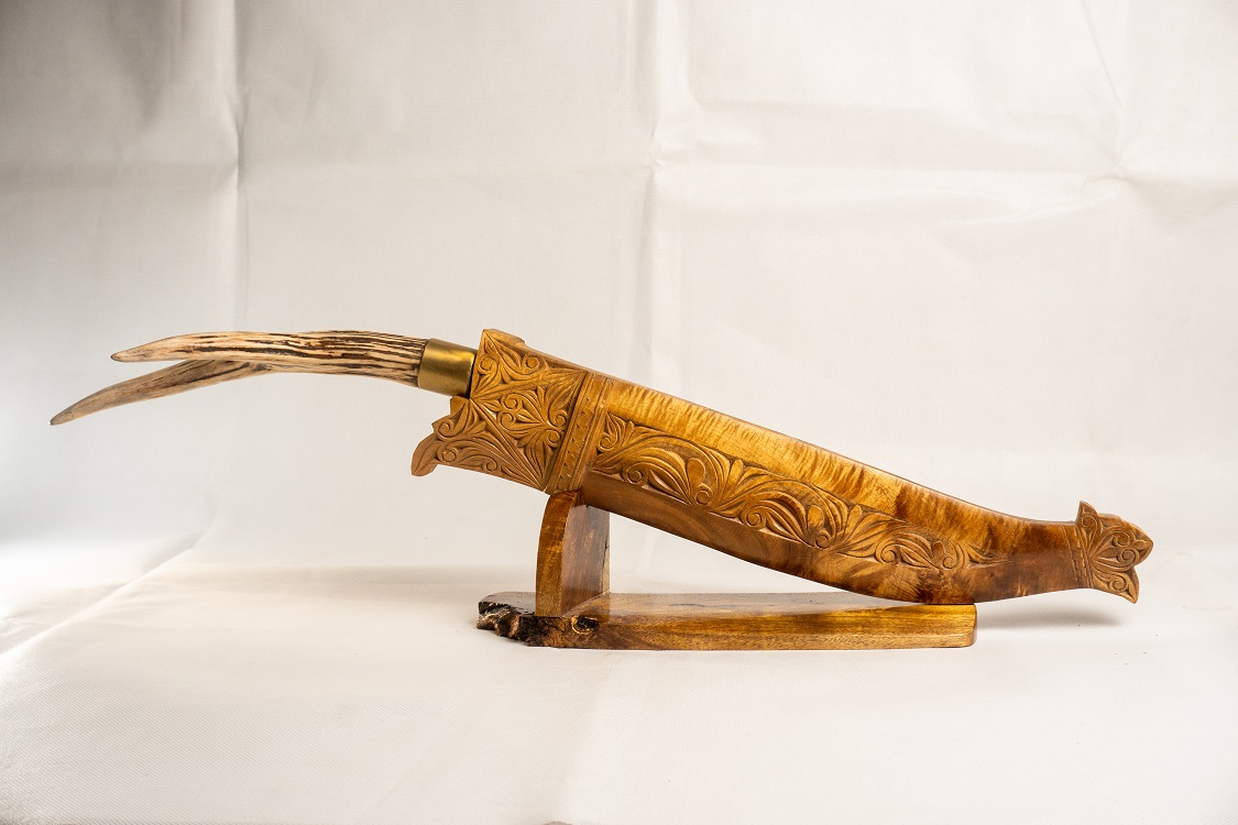 PARANG SEMBELIH TANDUK