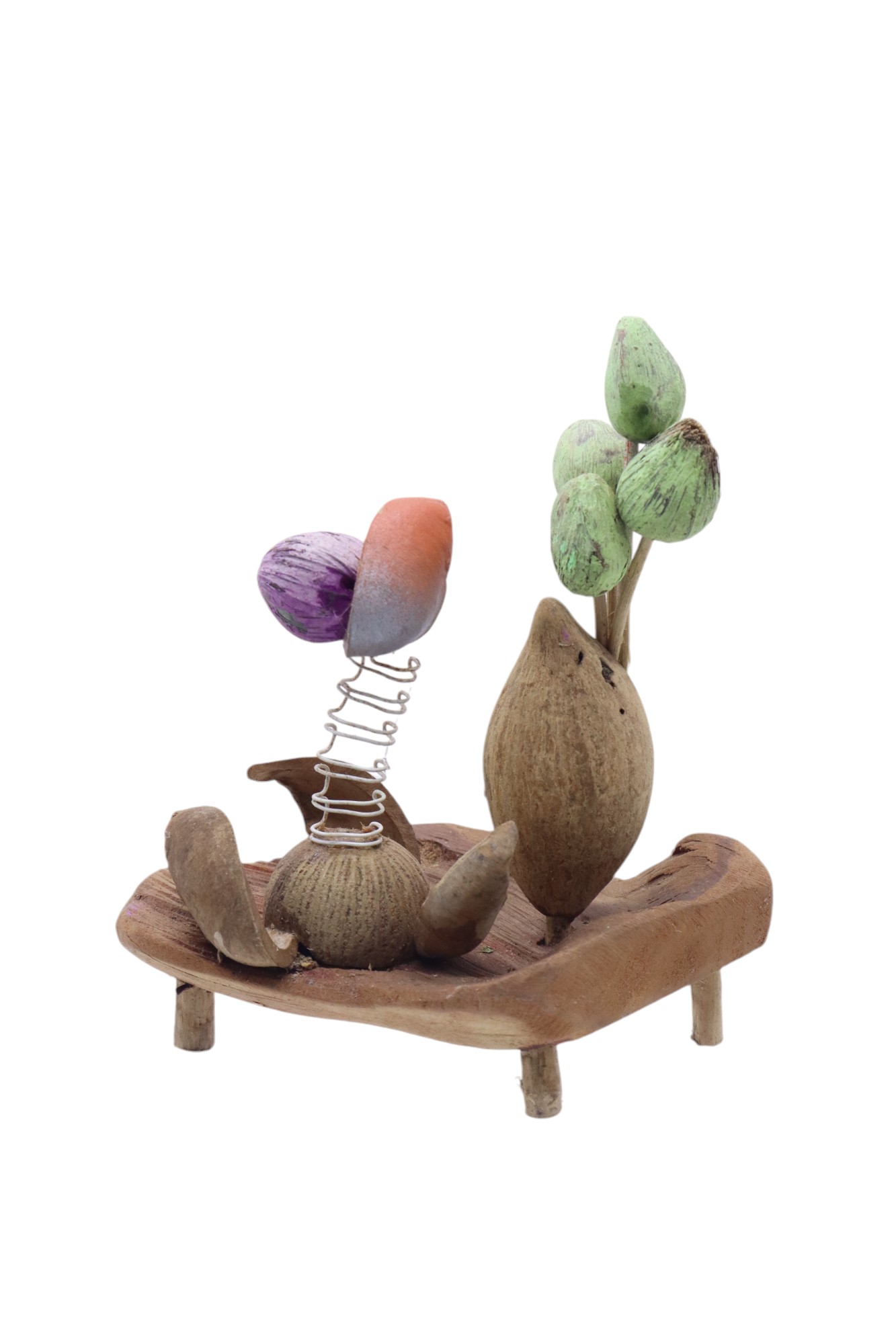 WOOD AND COCONUTSHELL DECO