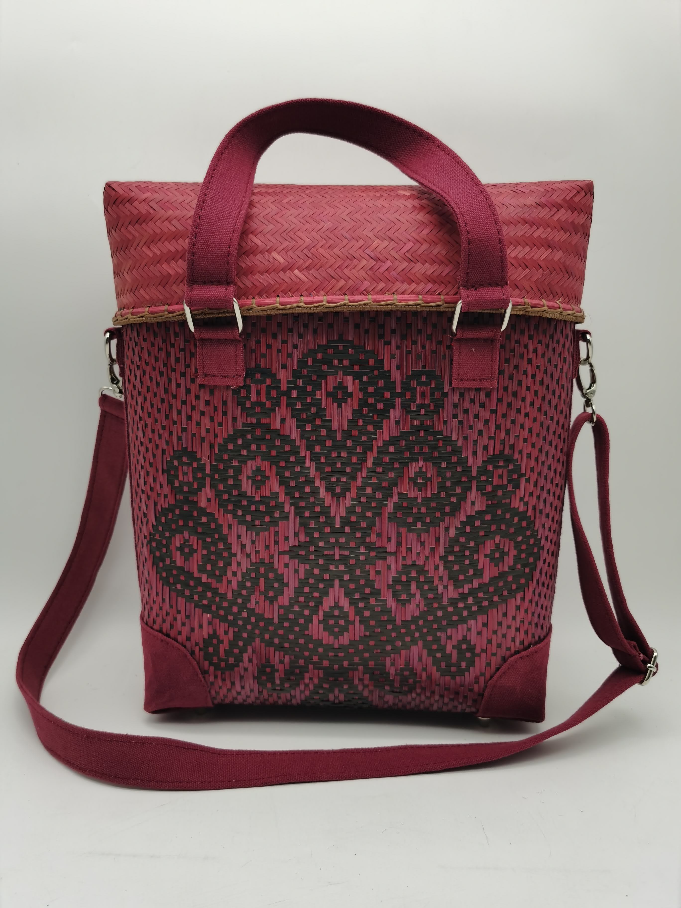 BEG TAKA MAROON CERAH