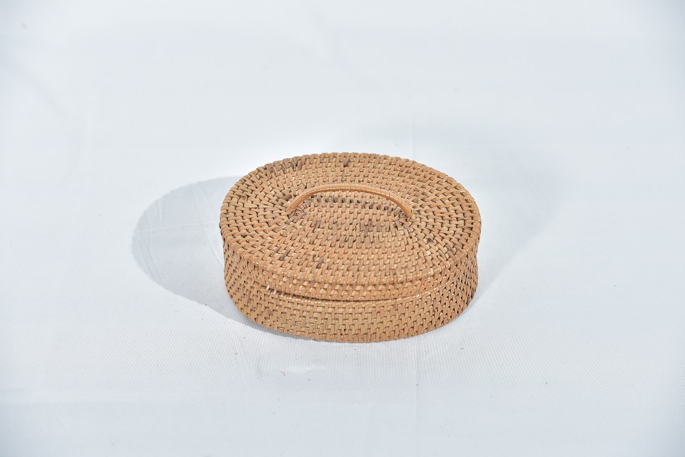 SELAPA HAND WOVEN RIBU-RIBU WITH HANDLE