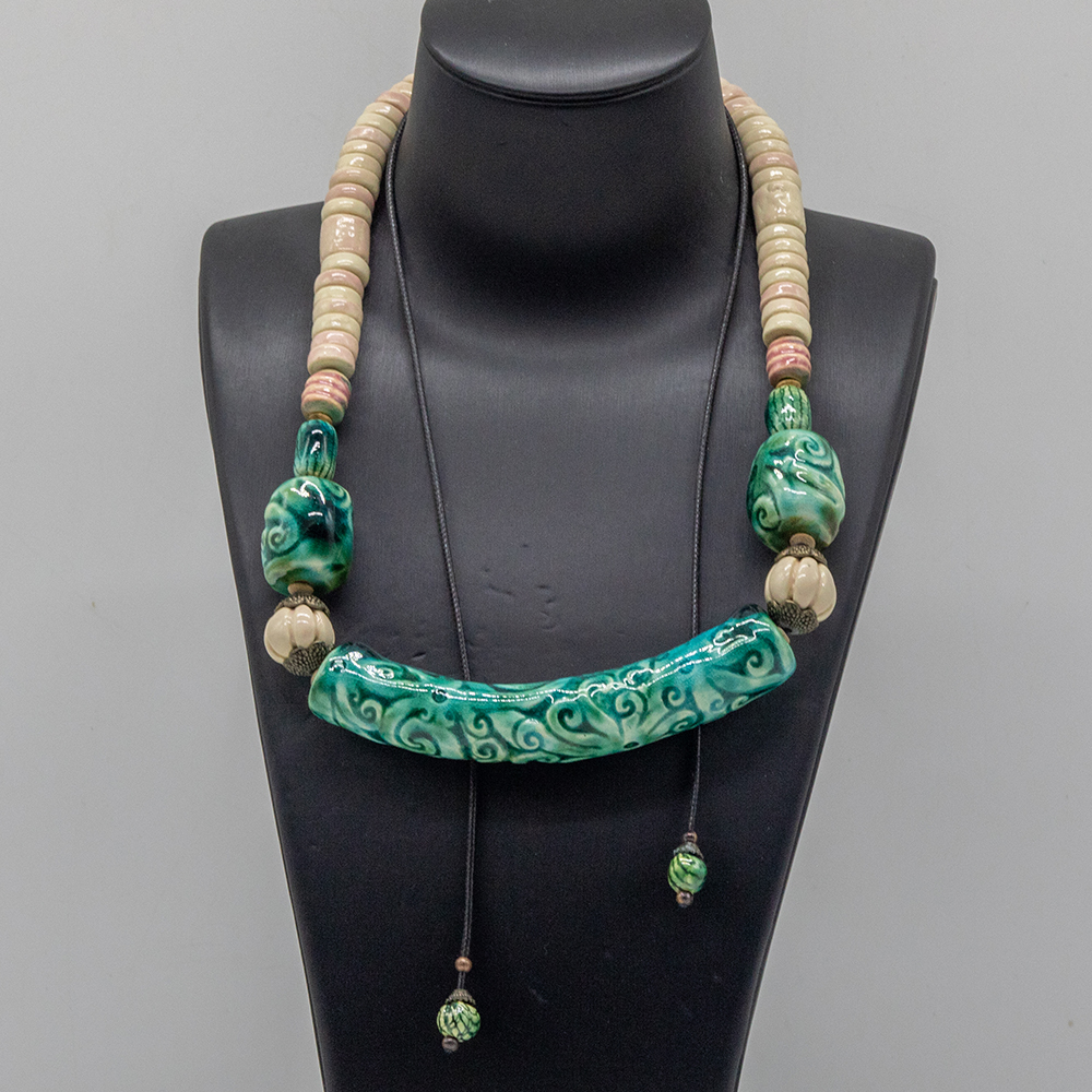 CERAMIC NECKLACE