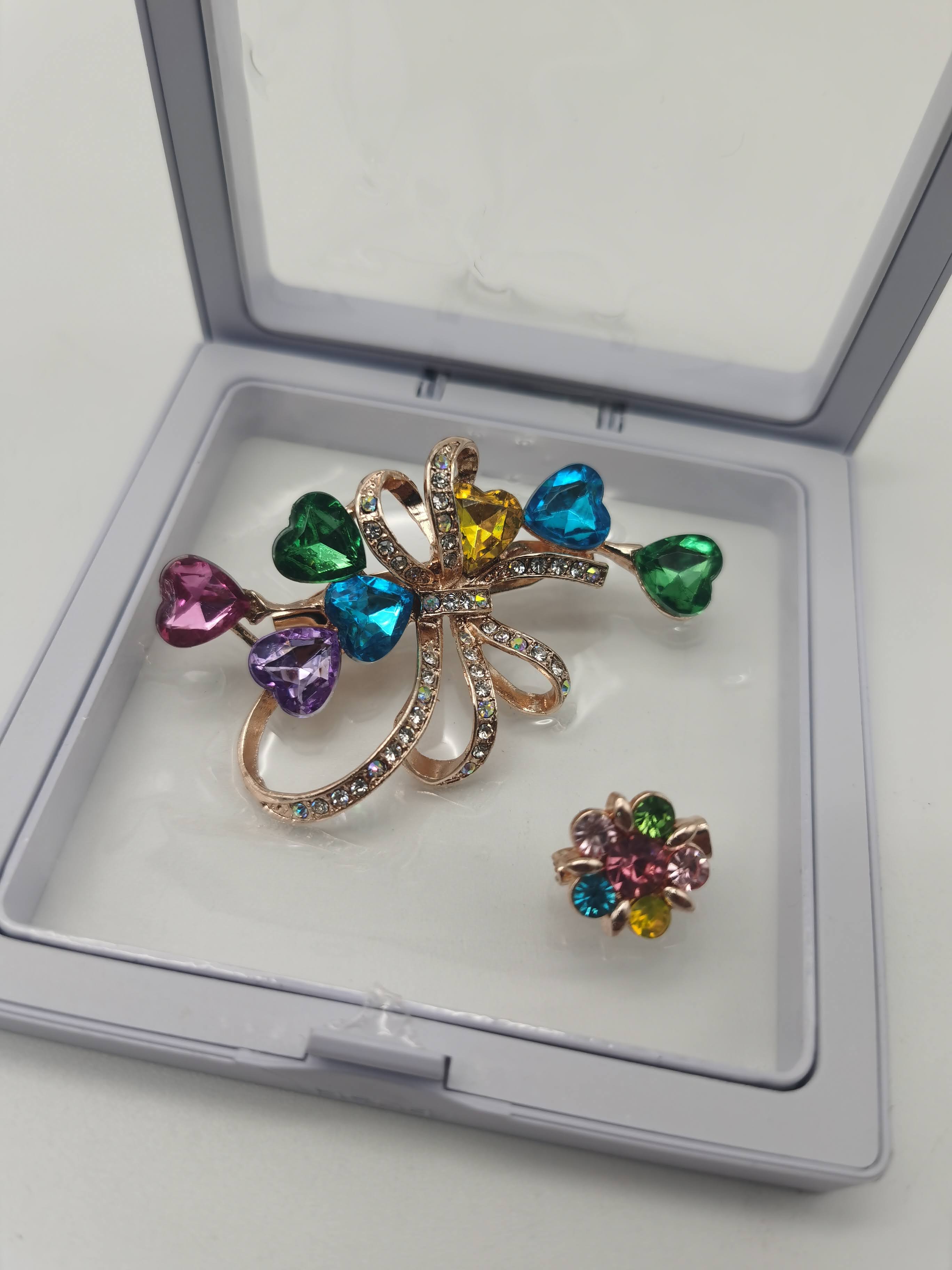 SET PIN WANITA IKATAN CINTA