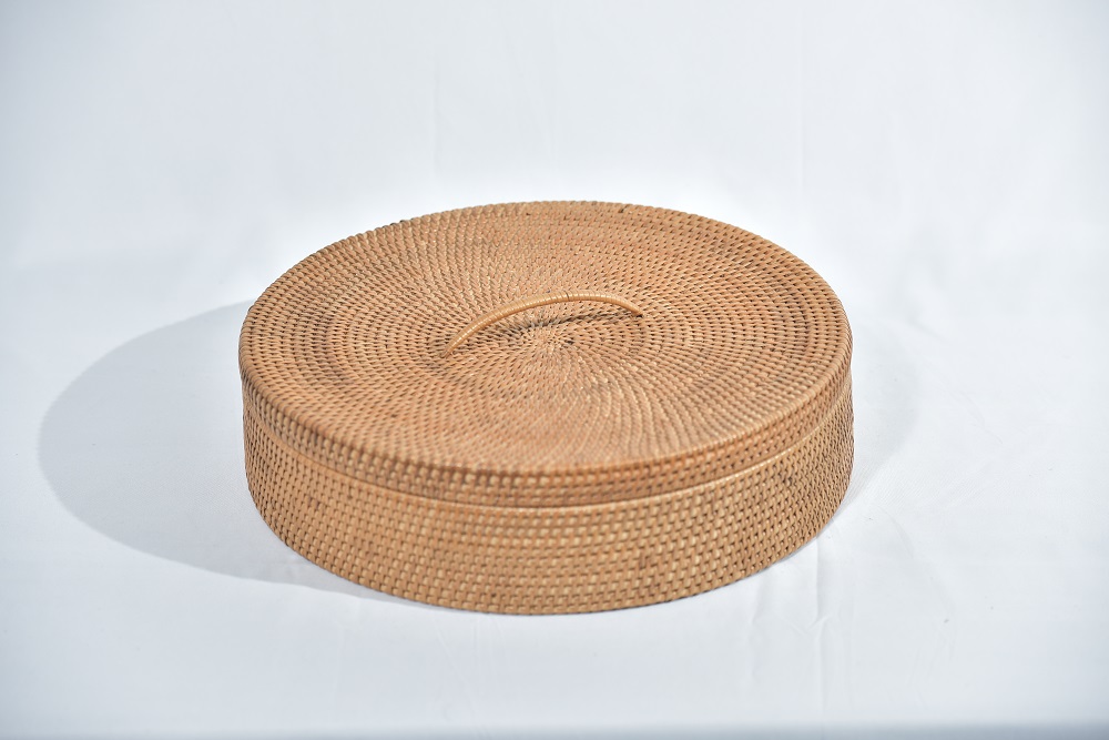 ANYAMAN RIBU-RIBU SELAPA BERTANGKAI