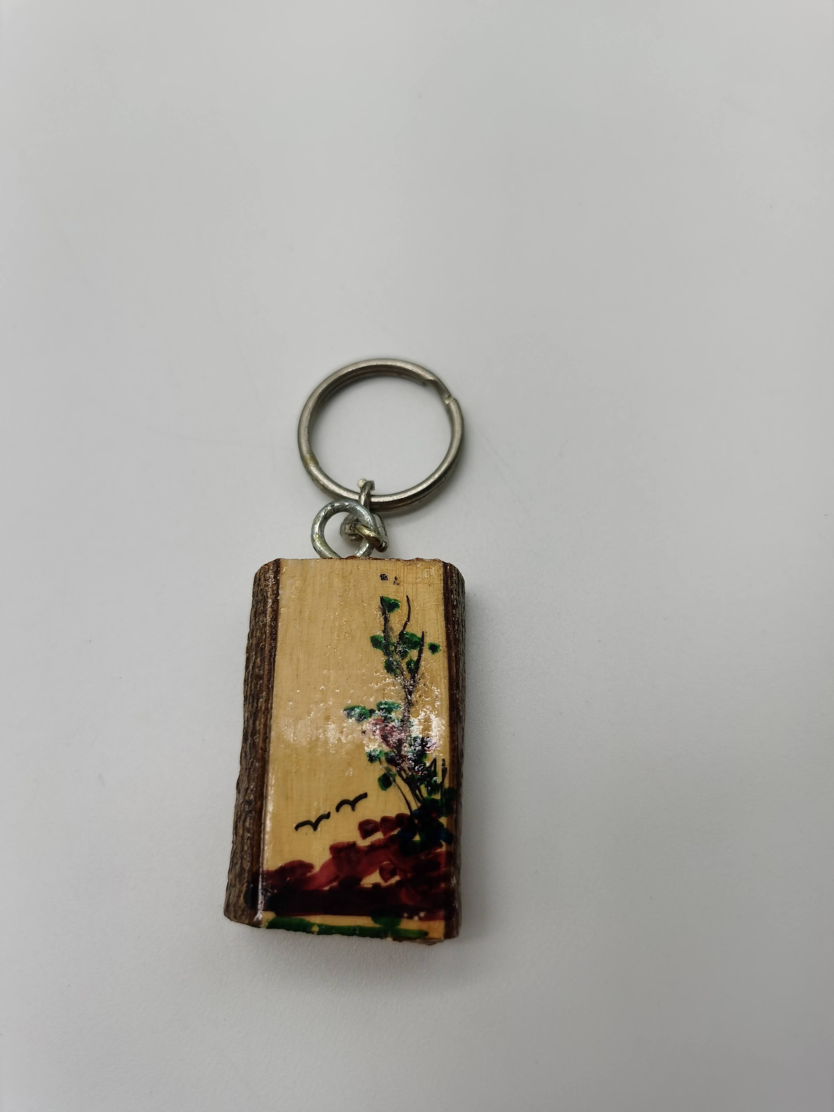 KEYCHAIN KAYU ASAM DENGAN DESIGN