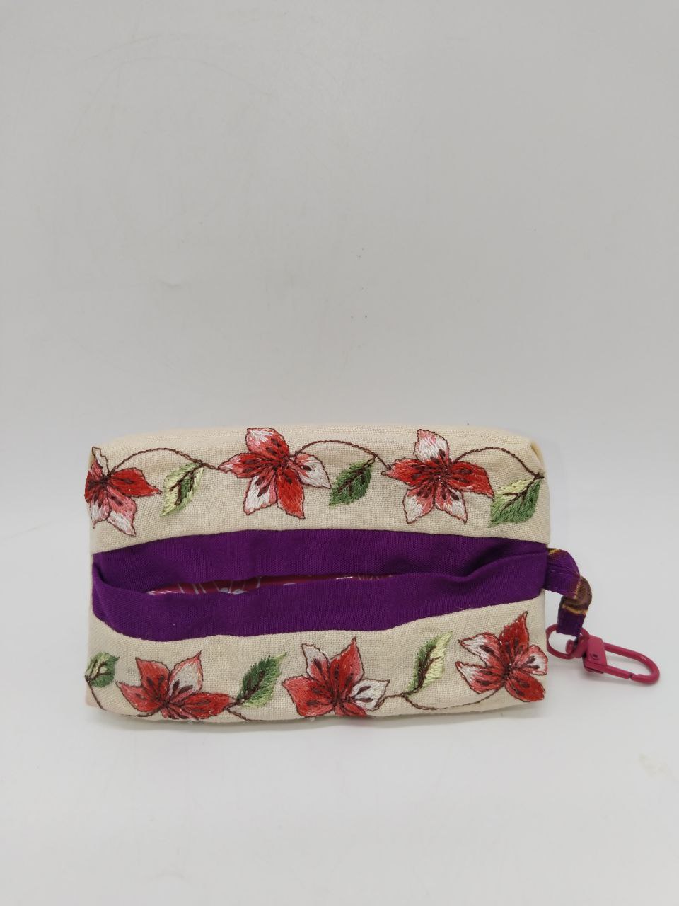 EMBROIDERY TISSUE COVER