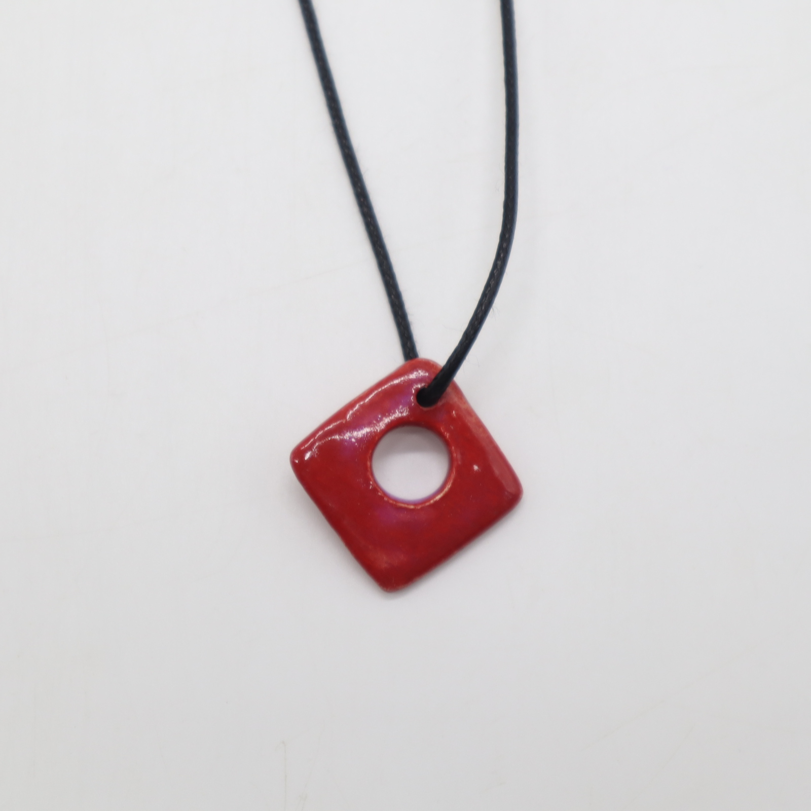 PENDANT NECKLACE