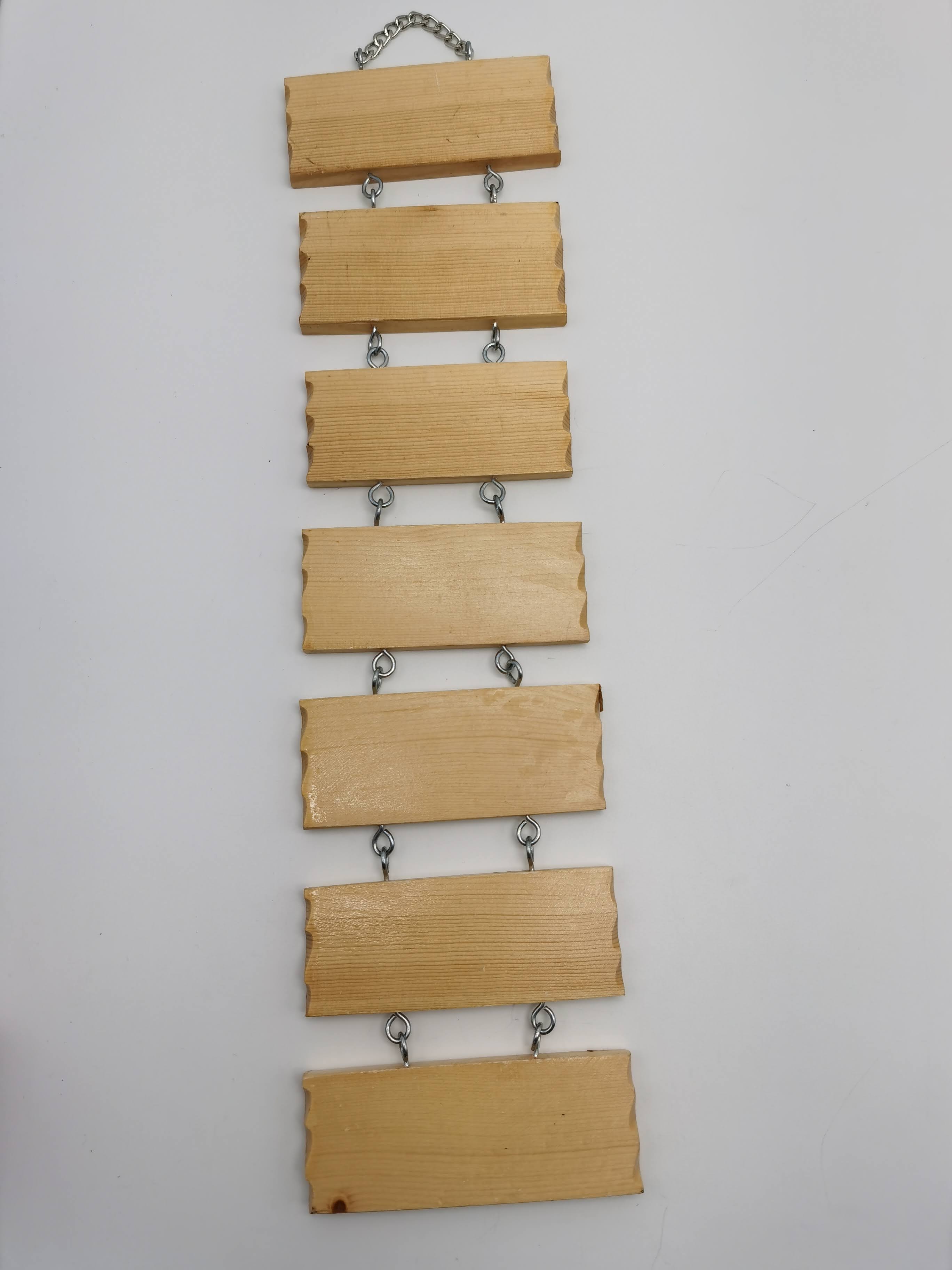 PAPAN GEGANTUNG BERTINGKAT