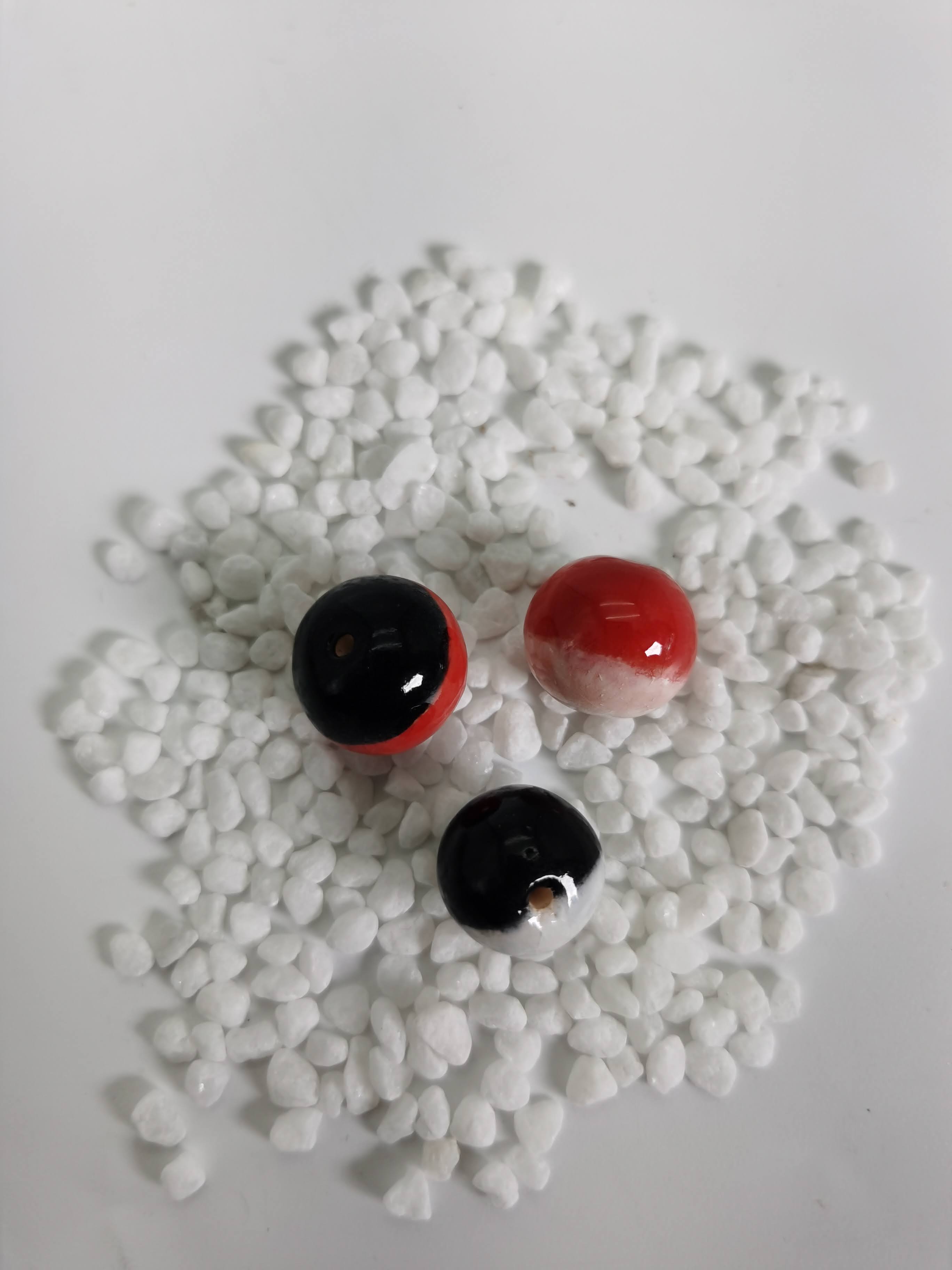RED,WHITE,BLACK CERAMIK BEADS