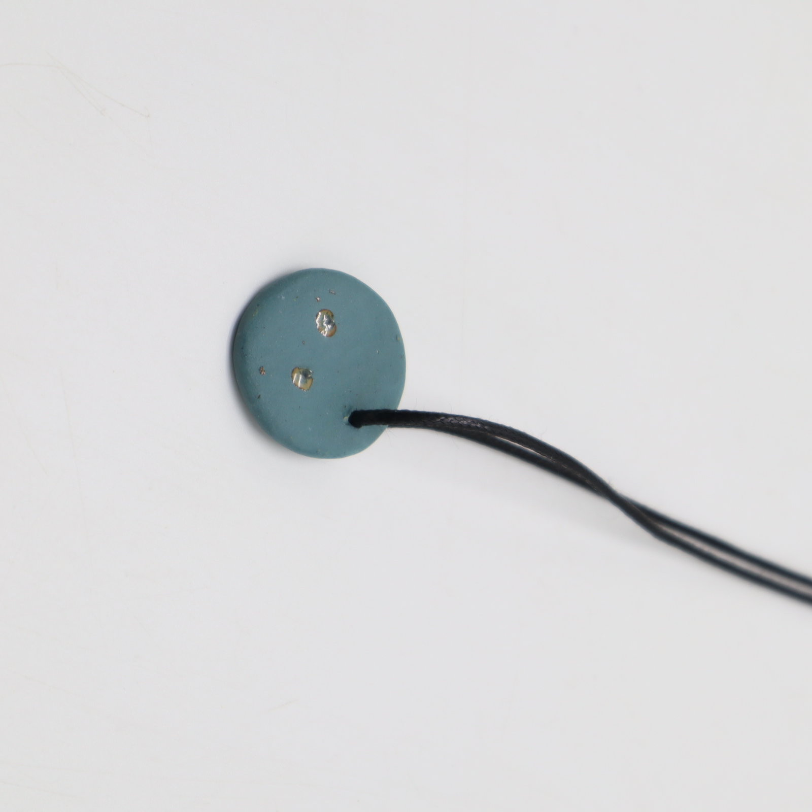 CERAMIC PENDANT NECKLACE