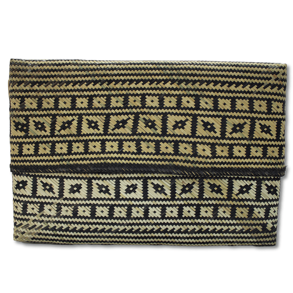 RATTAN CLUTCH BAG
