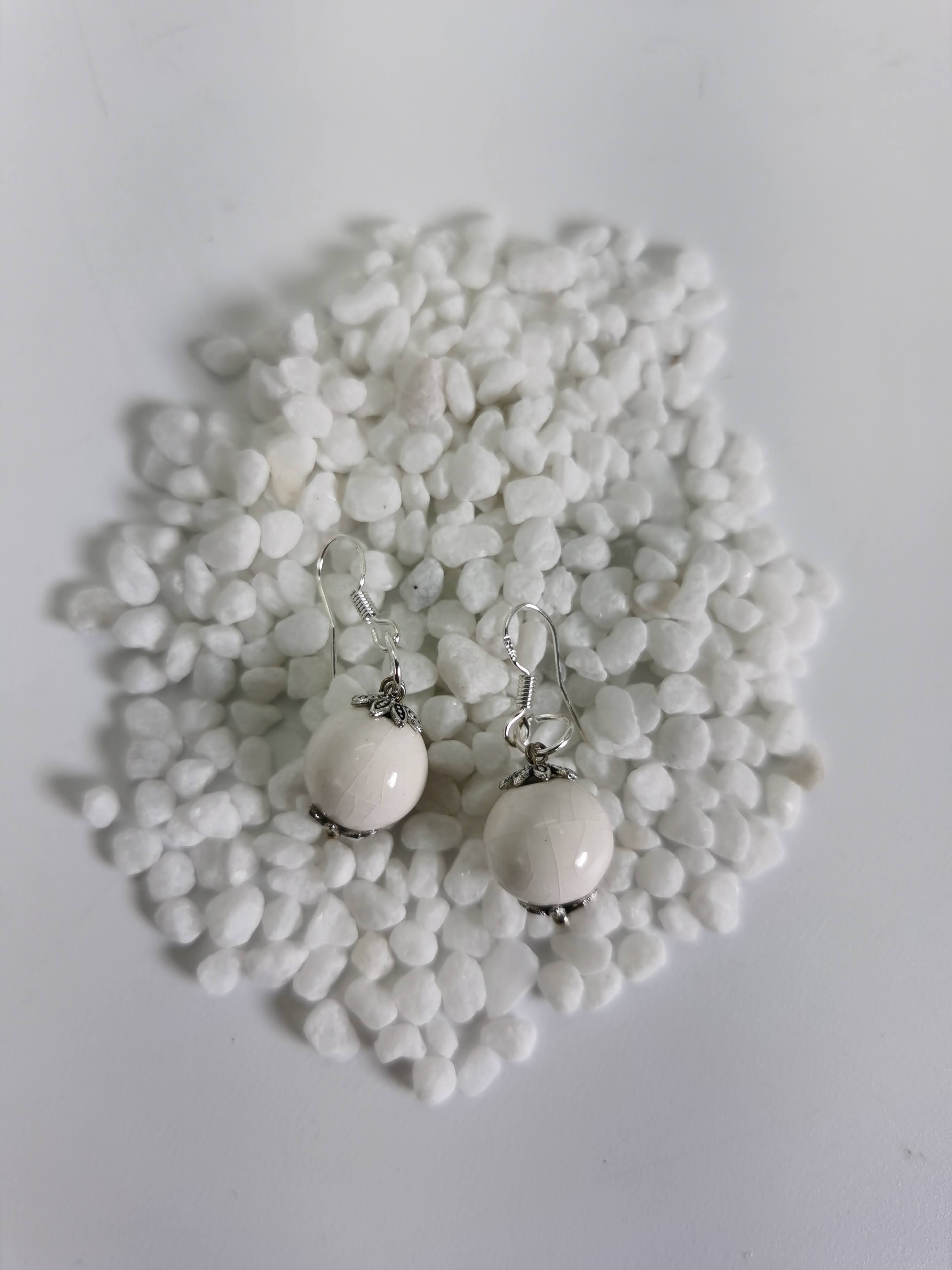 WHITE CERAMIC EARING BEADS