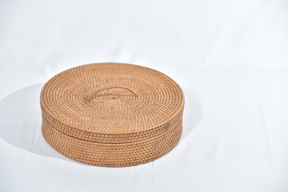 ANYAMAN RIBU-RIBU SELAPA BERTANGKAI