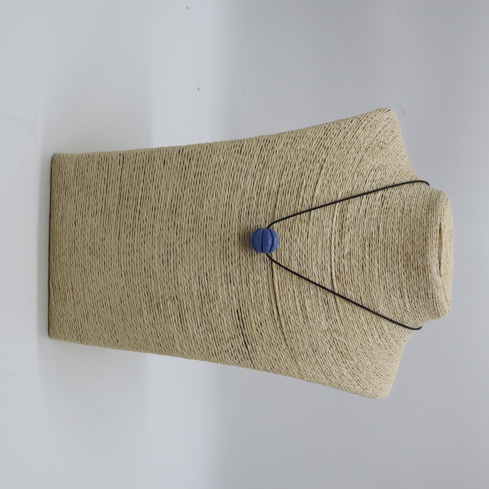 CERAMIC PENDANT NECKLACE