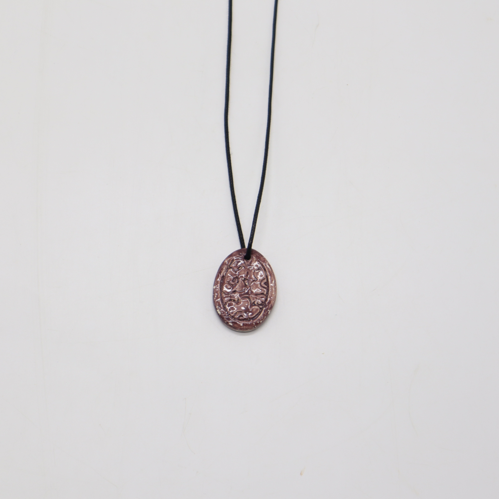 CERAMIC PENDANT NECKLACE