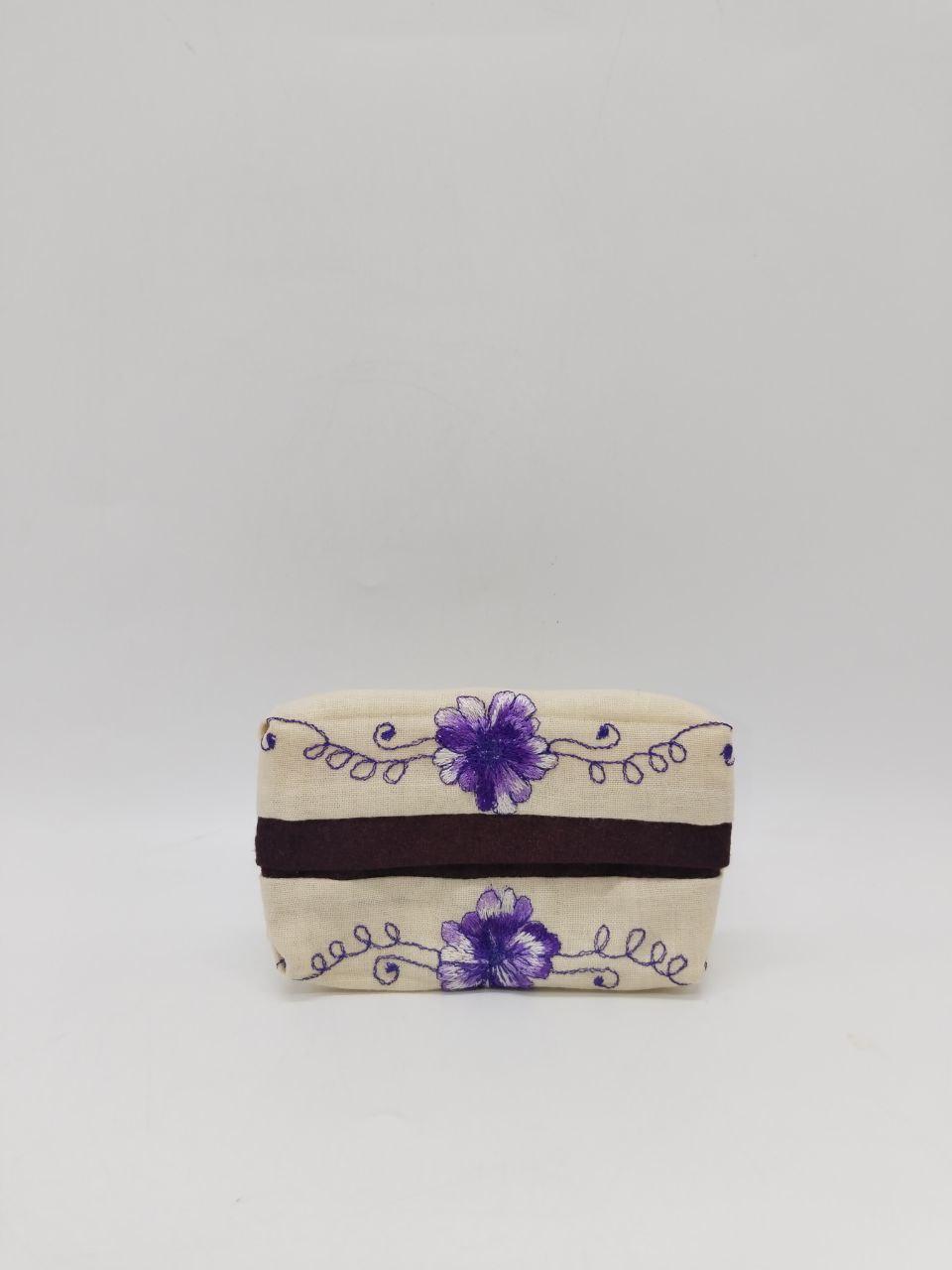 EMBROIDERY TISSUE COVER