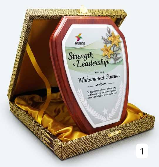 EXCLUSIVE CRYSTAL WOOD PLAQUE