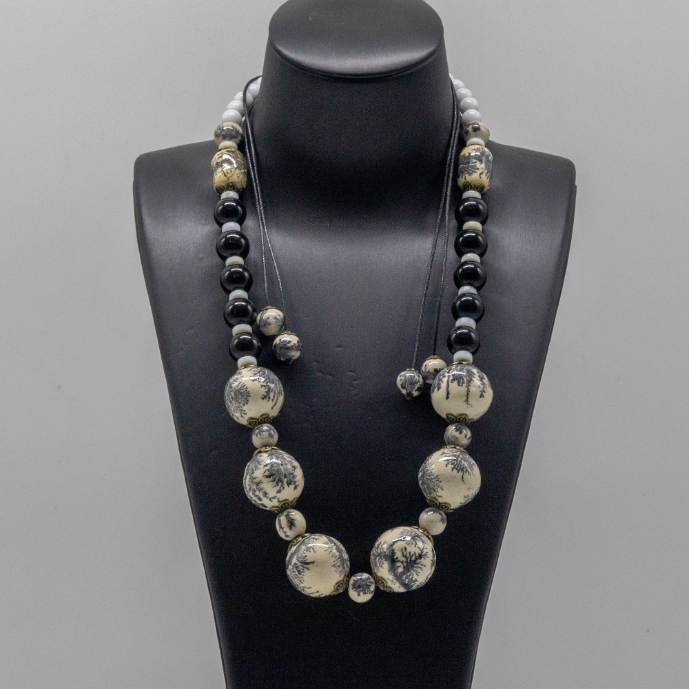 CERAMIC NECKLACE