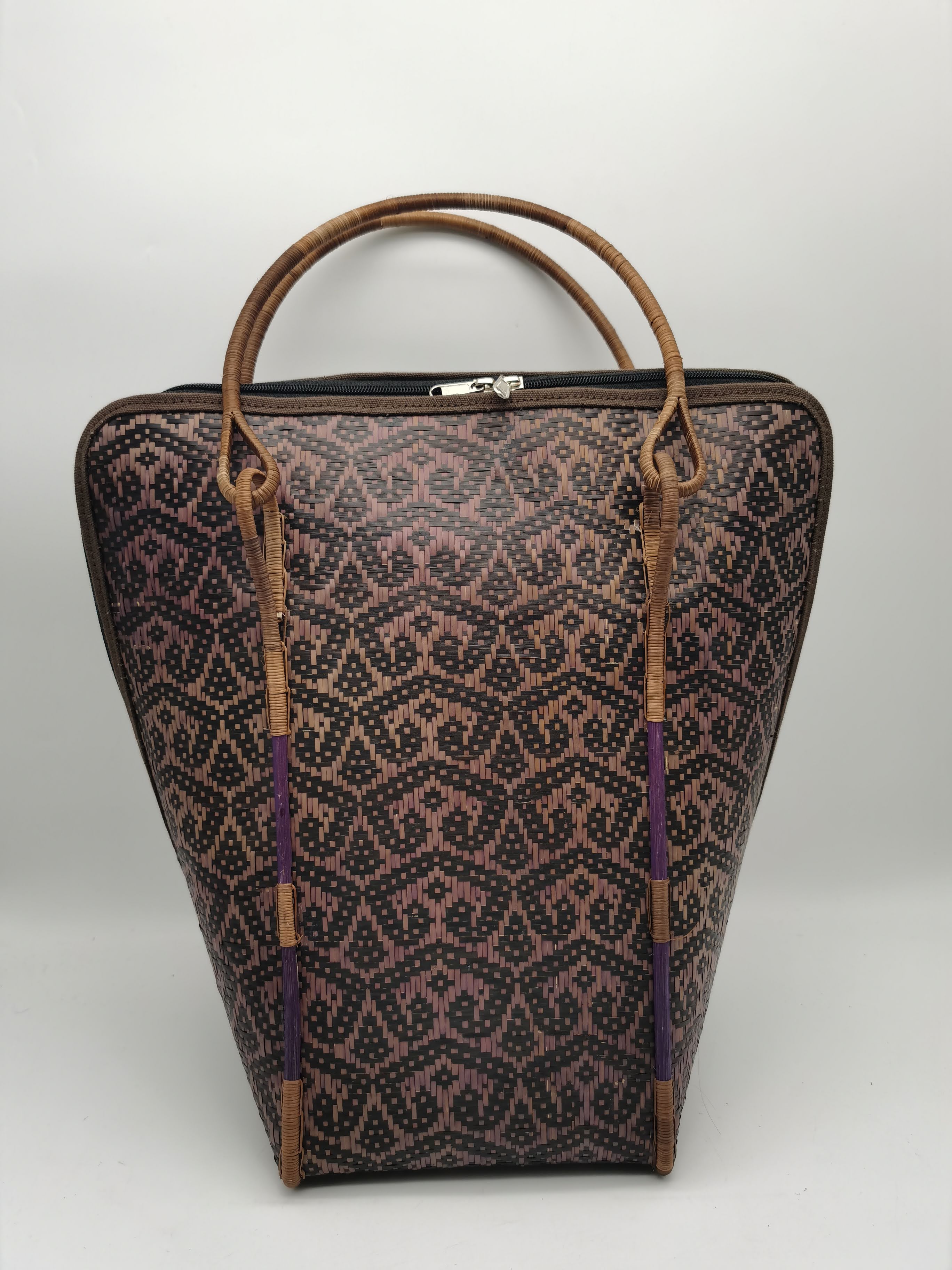 VINANGKAWOT BROWN TIKALIS BAG