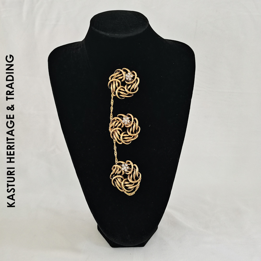 CHAINED BROOCH / BROOCH