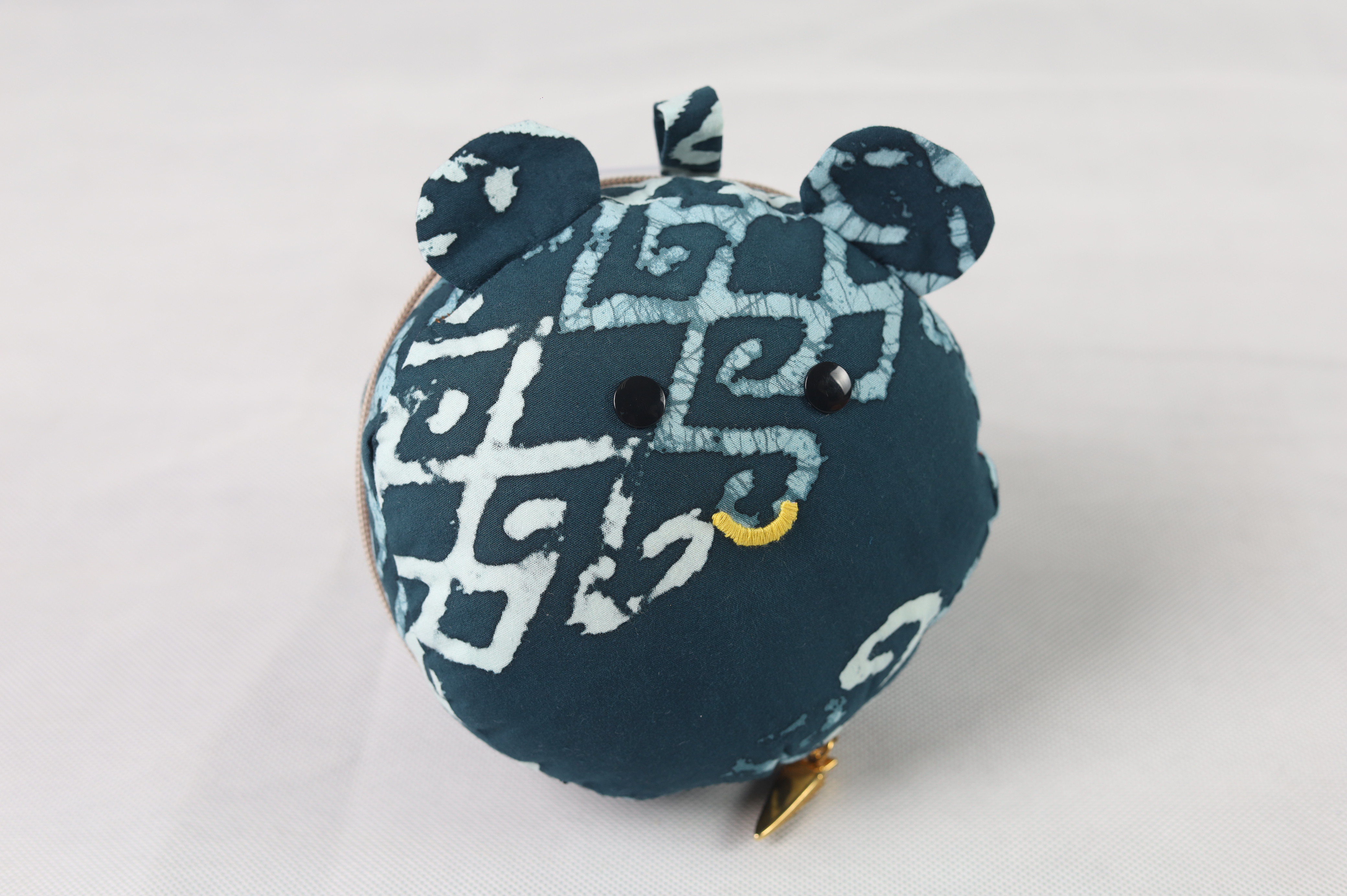 ZIPPER TRAVEL PILLOW