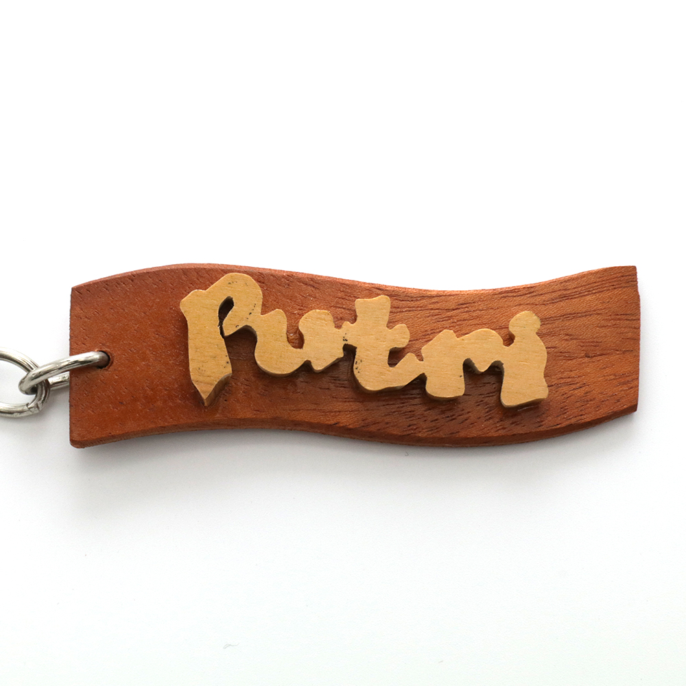 KEYCHAIN NAMA KAYU BERUKIR