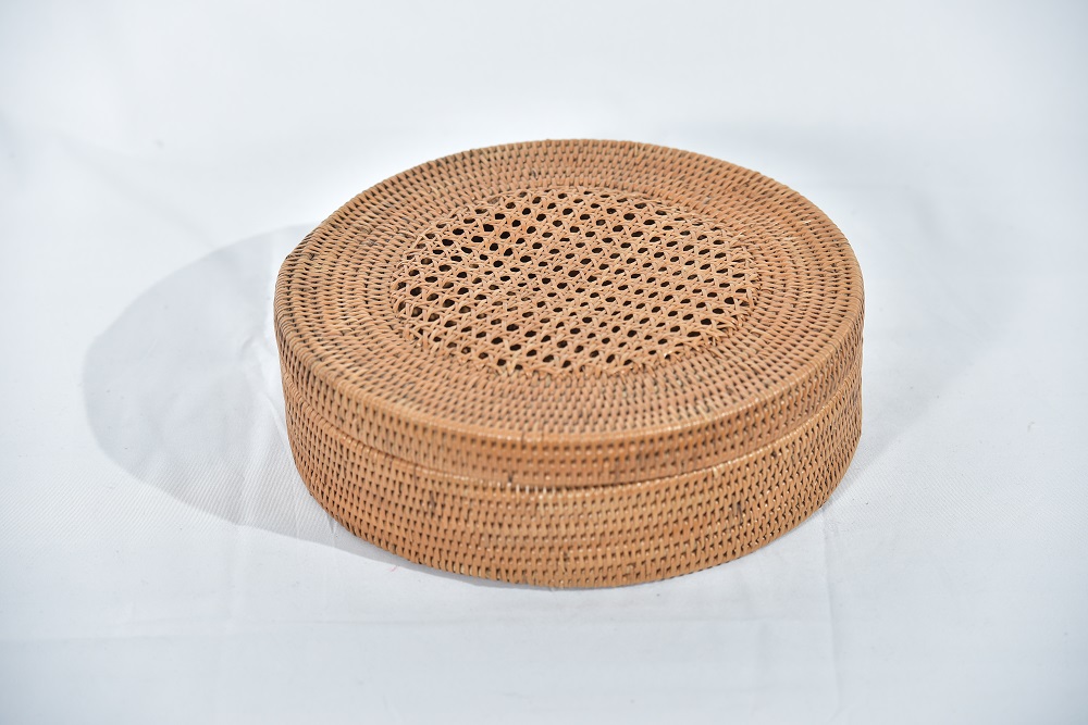 SELAPA ANYAMAN RIBU-RIBU MANIK