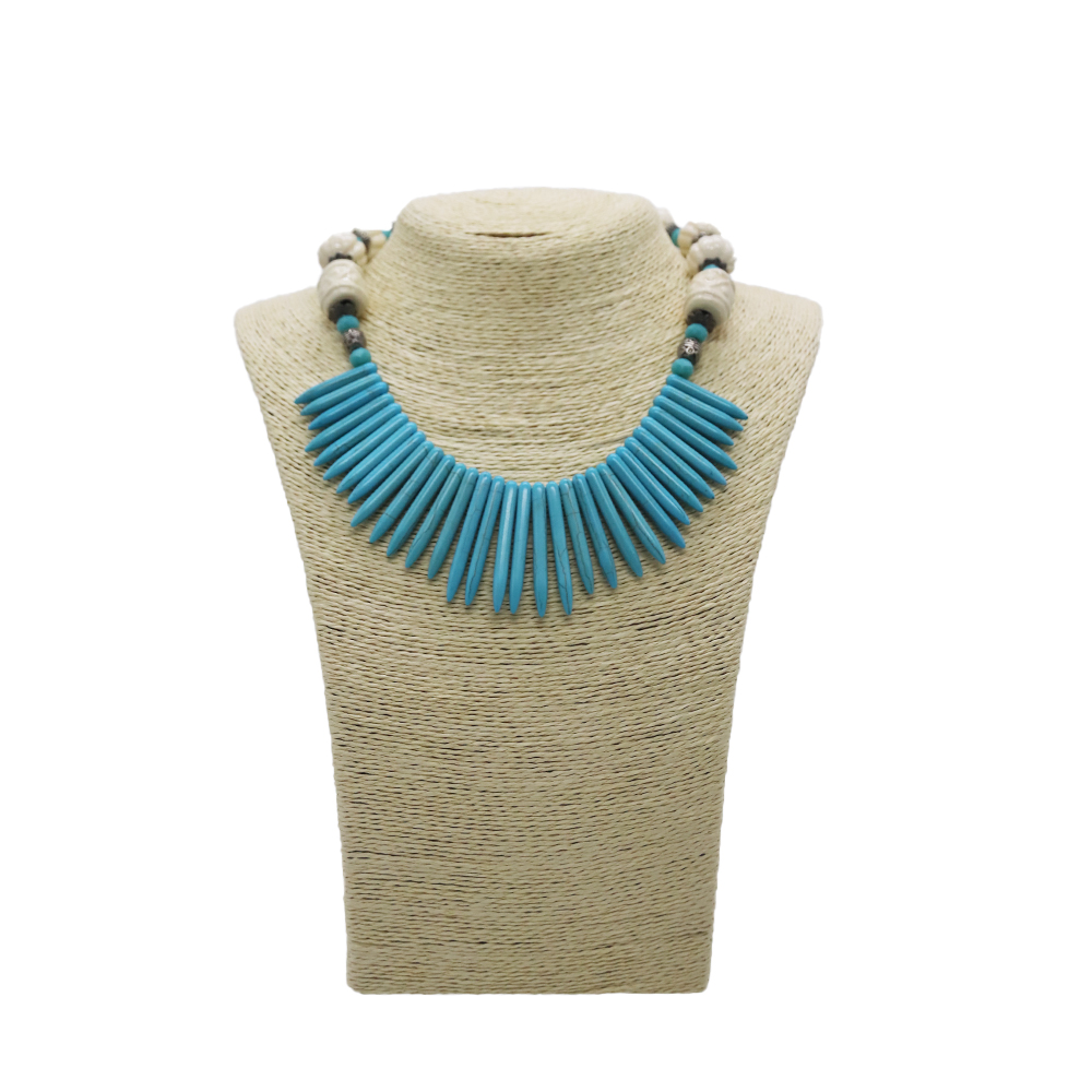 BLUE AND WHITE COMPACT STONE NECKLACE