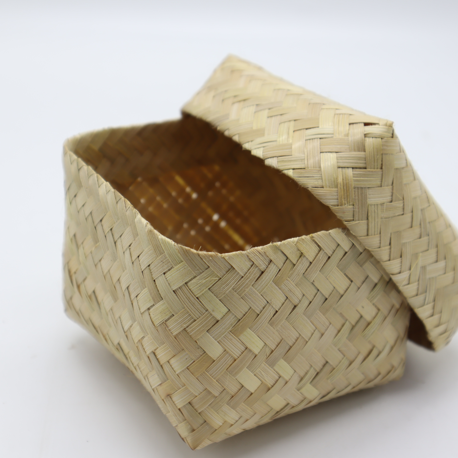 L SQUARE TIMPA TUDUNG