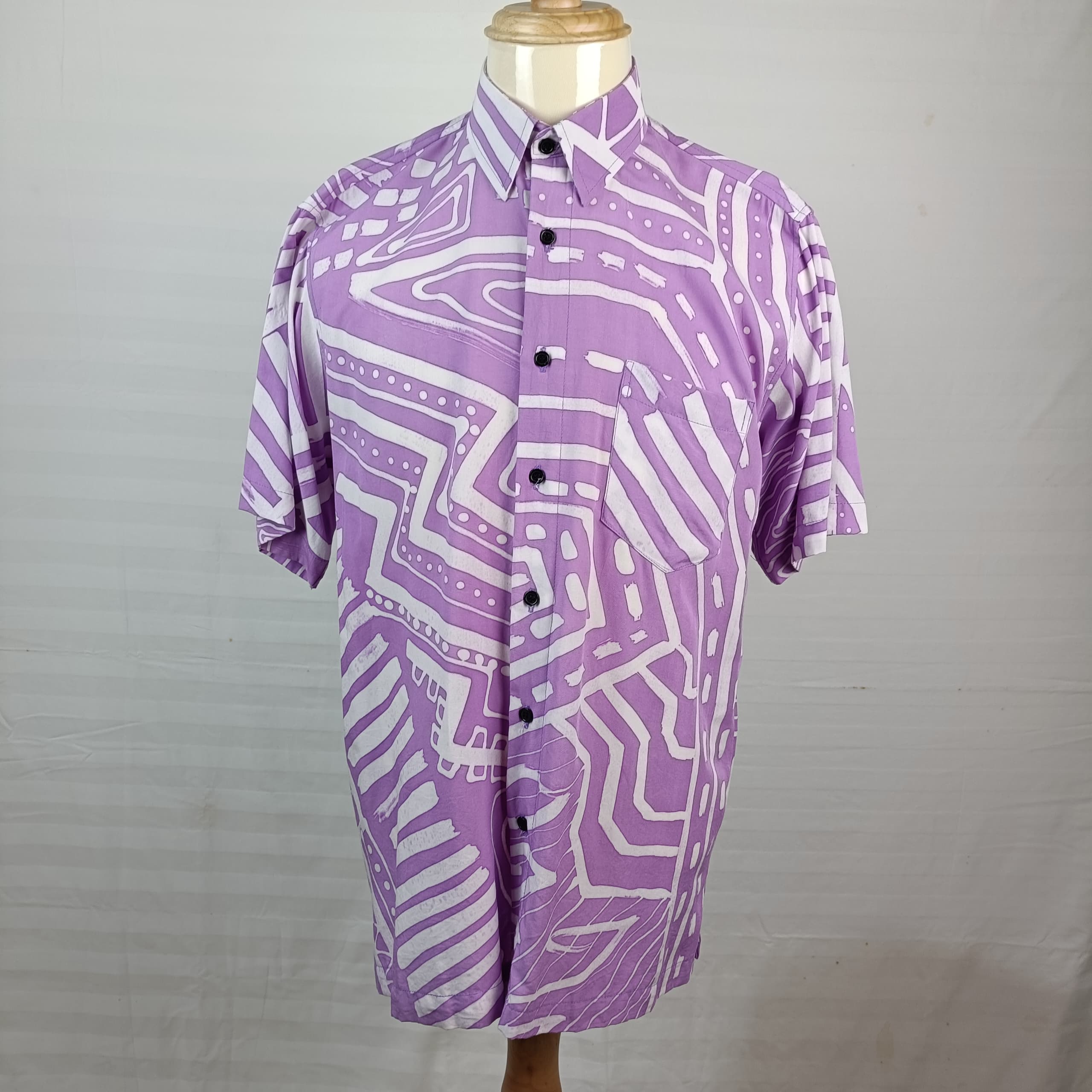 SHORT SLEEVE BATIK MEN SHIRT