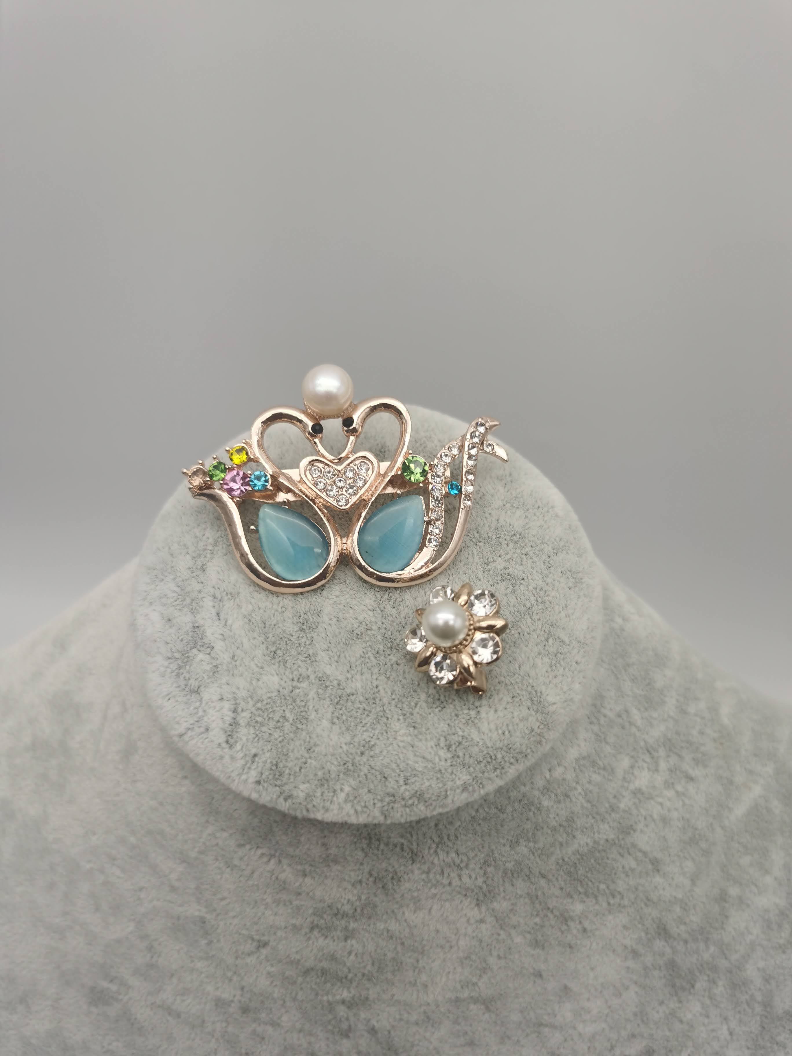 BROOCH PEARL CAT EYES